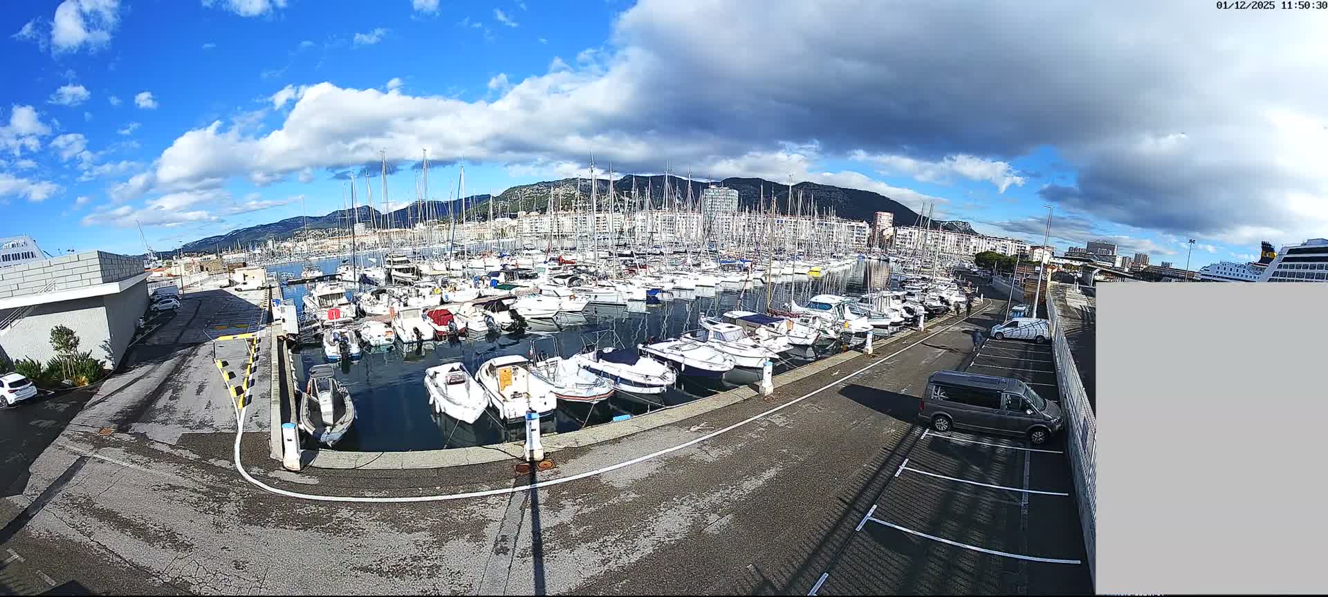 Toulon City & Port Vieille Darse Live Cam - Toulon, Var, Provence-Alpes-Côte d’Azur, France