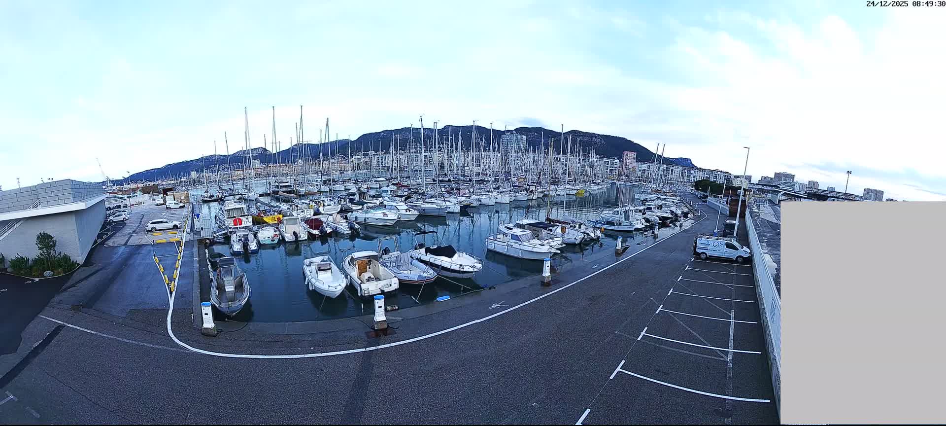 Toulon City & Port Vieille Darse Live Cam - Toulon, Var, Provence-Alpes-Côte d’Azur, France
