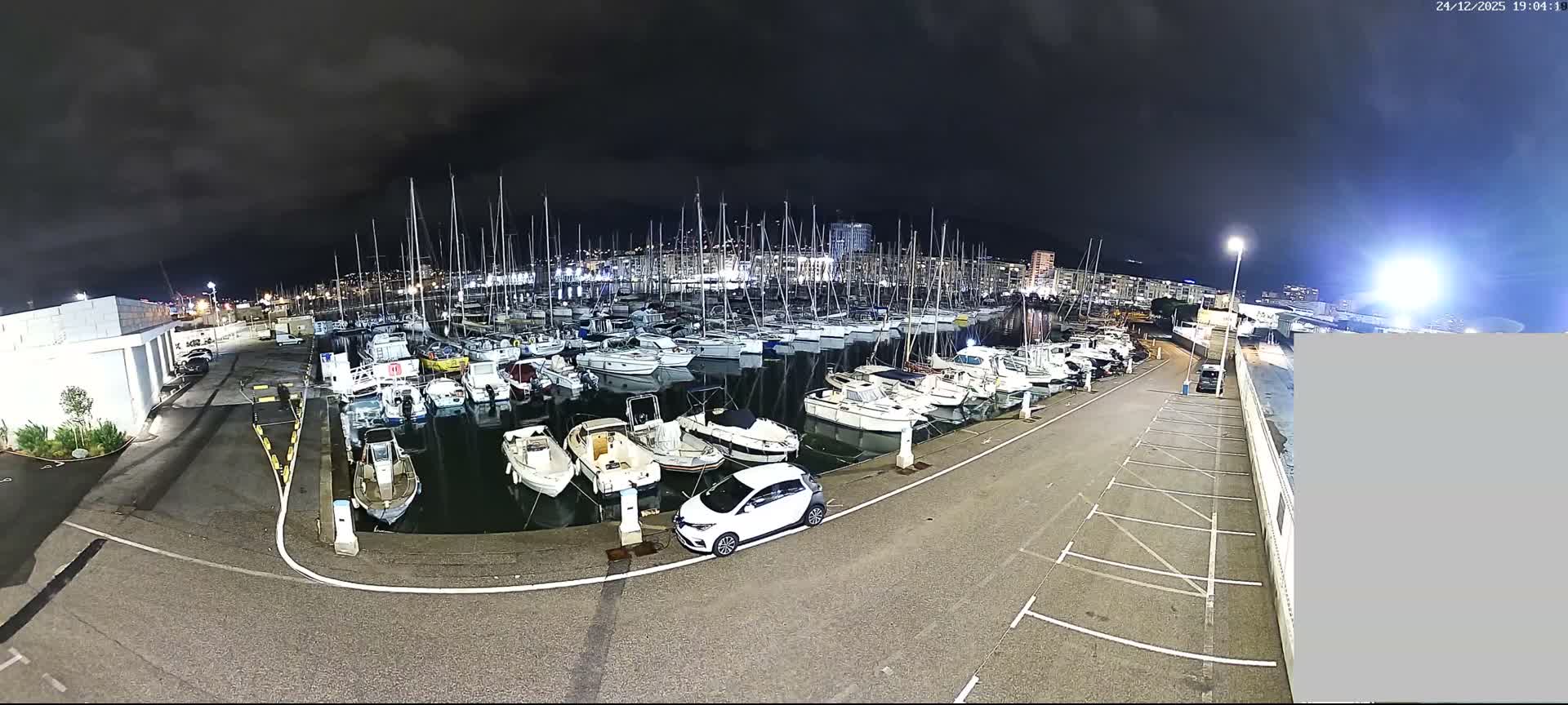Toulon City & Port Vieille Darse Live Cam - Toulon, Var, Provence-Alpes-Côte d’Azur, France