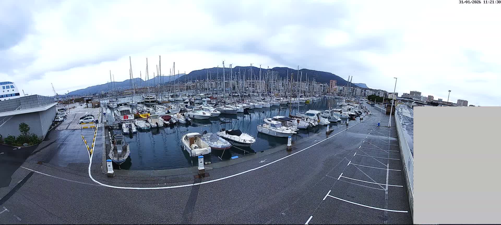 Toulon City & Port Vieille Darse Live Cam - Toulon, Var, Provence-Alpes-Côte d’Azur, France