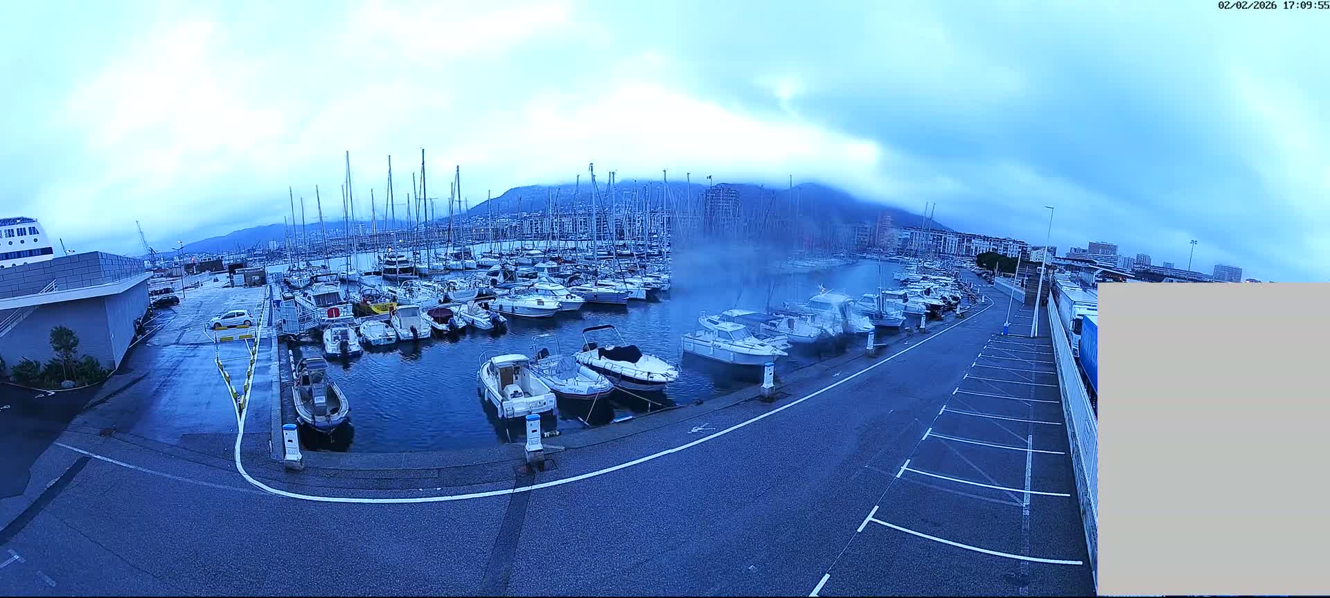 Toulon City & Port Vieille Darse Live Cam - Toulon, Var, Provence-Alpes-Côte d’Azur, France