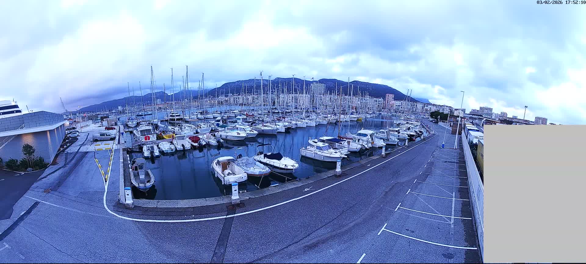 Toulon City & Port Vieille Darse Live Cam - Toulon, Var, Provence-Alpes-Côte d’Azur, France