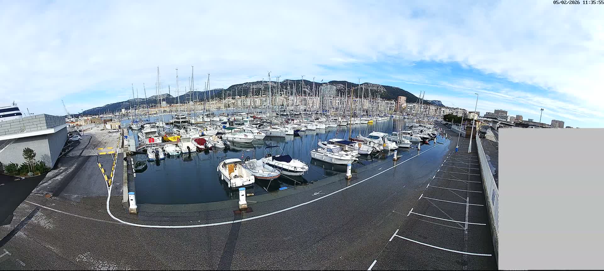 Toulon City & Port Vieille Darse Live Cam - Toulon, Var, Provence-Alpes-Côte d’Azur, France