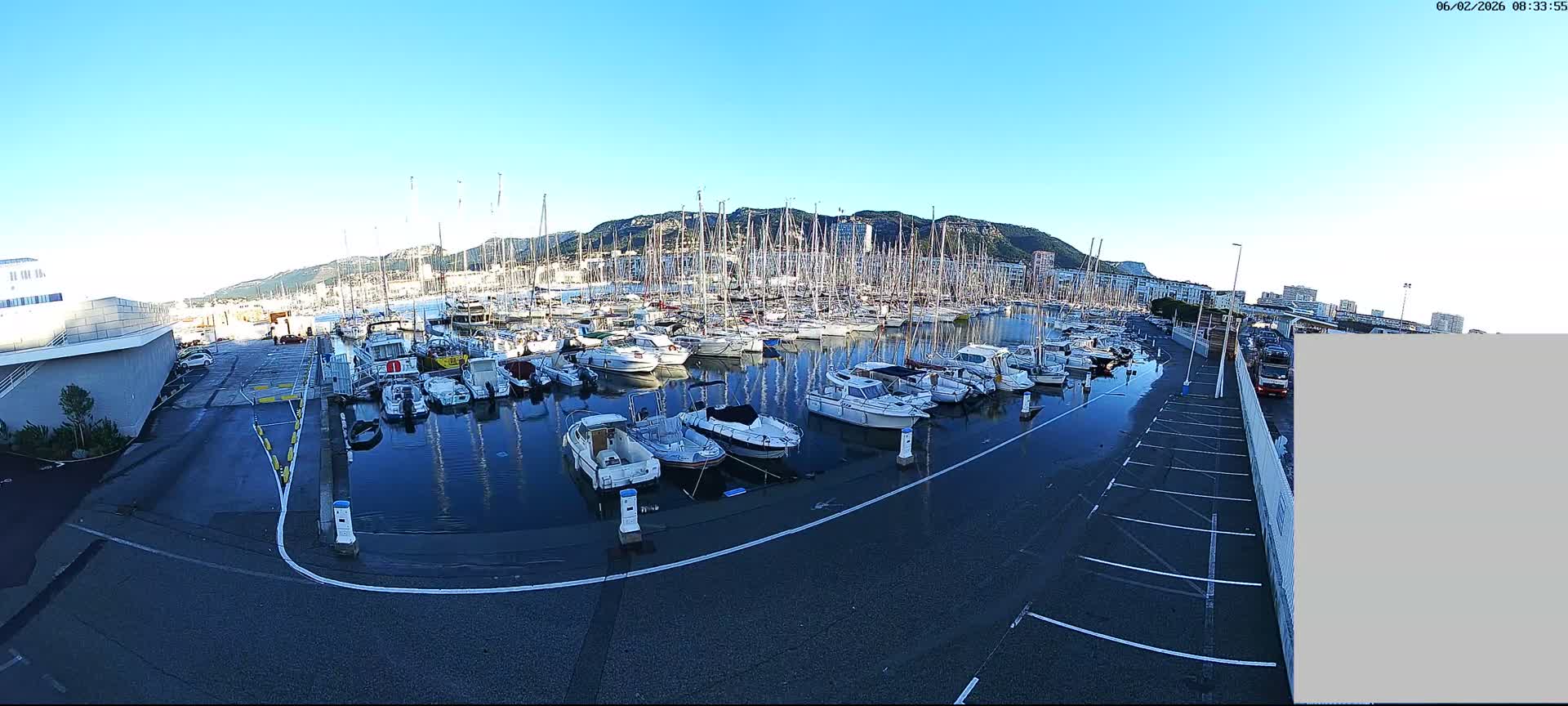 Toulon City & Port Vieille Darse Live Cam - Toulon, Var, Provence-Alpes-Côte d’Azur, France
