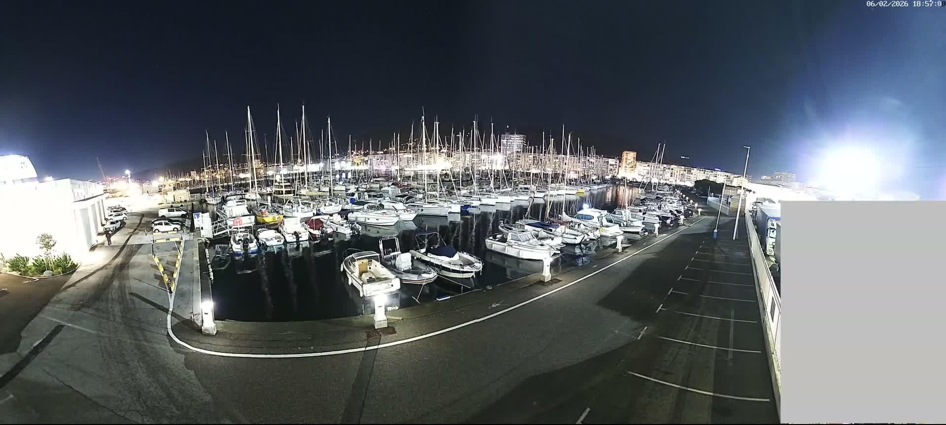Toulon City & Port Vieille Darse Live Cam - Toulon, Var, Provence-Alpes-Côte d’Azur, France