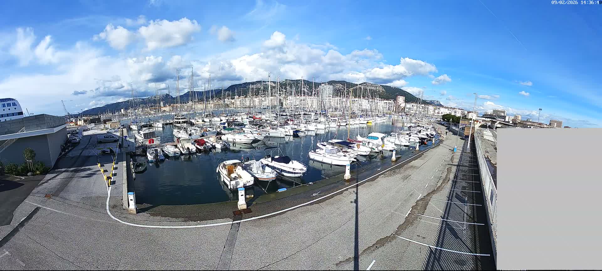 Toulon City & Port Vieille Darse Live Cam - Toulon, Var, Provence-Alpes-Côte d’Azur, France