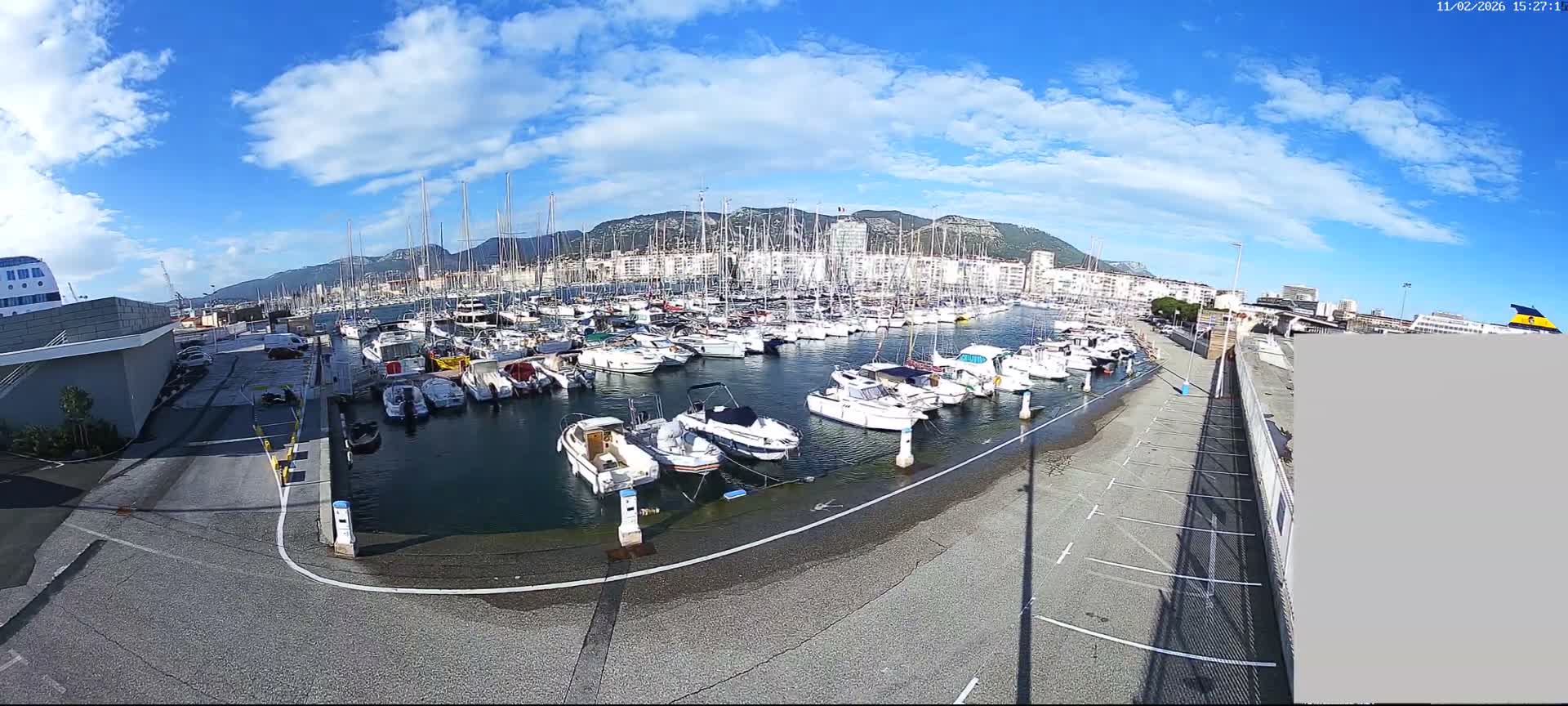 Toulon City & Port Vieille Darse Live Cam - Toulon, Var, Provence-Alpes-Côte d’Azur, France