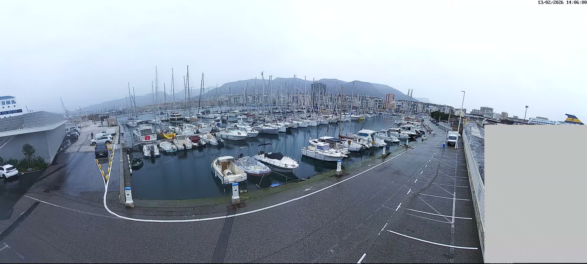 Toulon City & Port Vieille Darse Live Cam - Toulon, Var, Provence-Alpes-Côte d’Azur, France