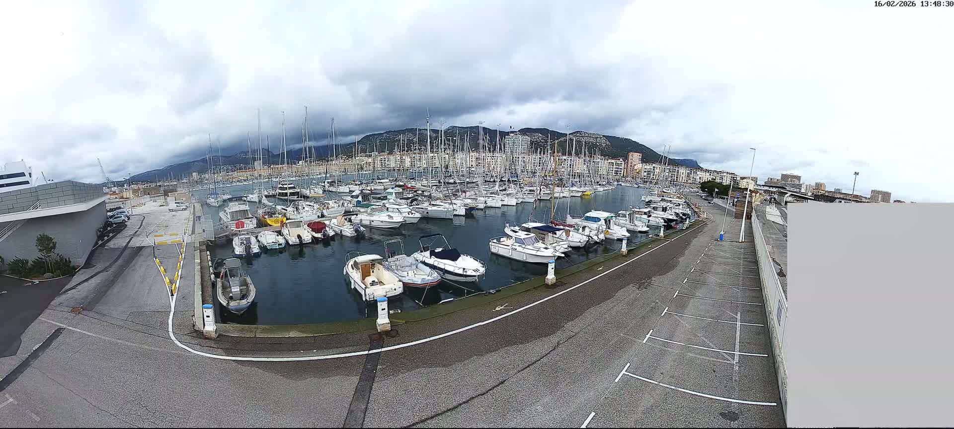 Toulon City & Port Vieille Darse Live Cam - Toulon, Var, Provence-Alpes-Côte d’Azur, France