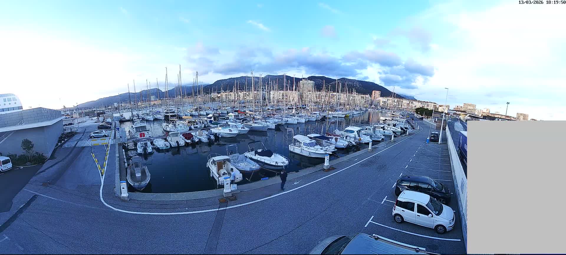 Toulon City & Port Vieille Darse Live Cam - Toulon, Var, Provence-Alpes-Côte d’Azur, France