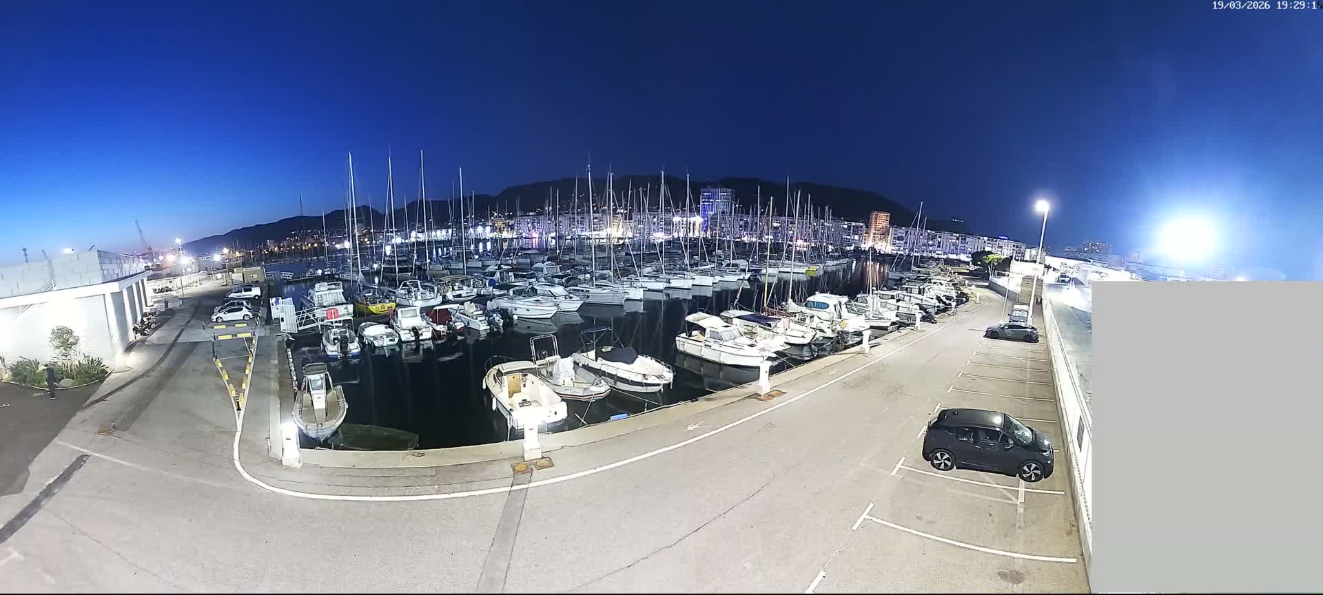 Toulon City & Port Vieille Darse Live Cam - Toulon, Var, Provence-Alpes-Côte d’Azur, France