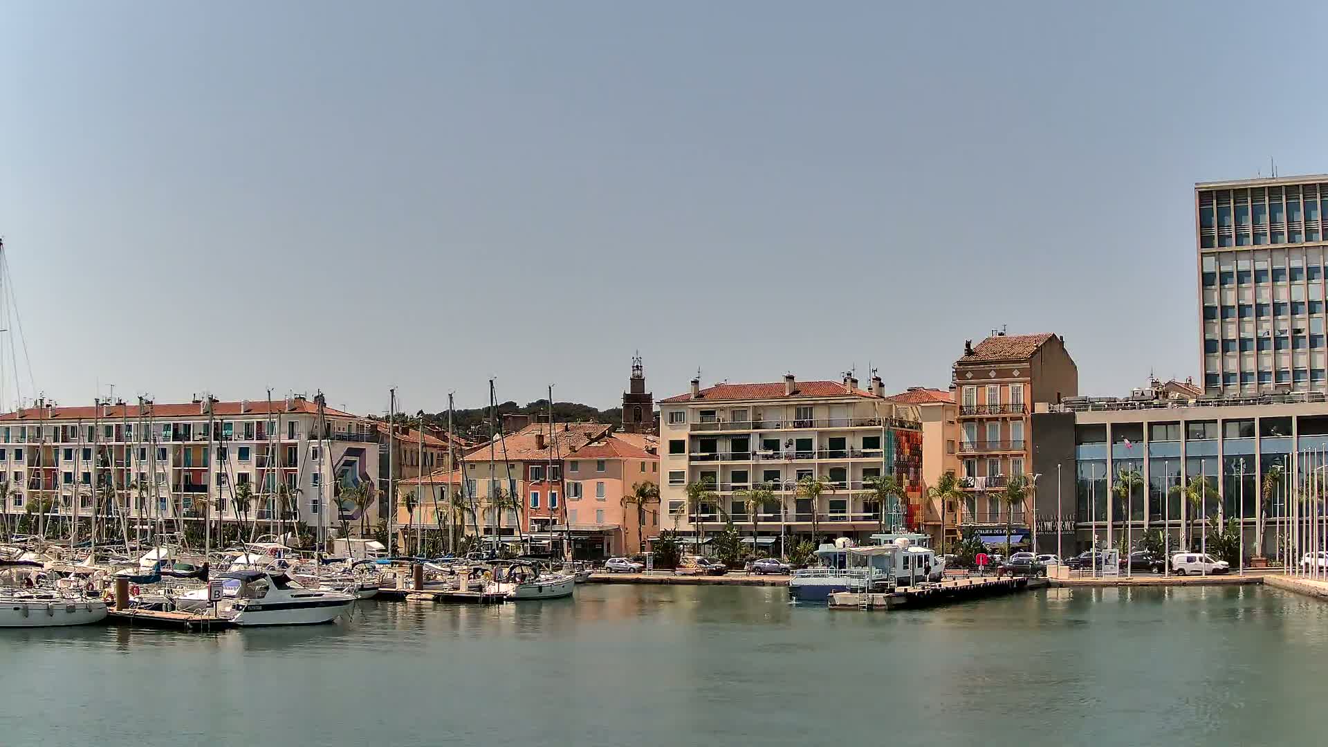 La Seyne-Sur-Mer & Toulon City View from La Seyne- Sur-Mer Port Live Cam - Toulon, Var, Provence-Alpes-Côte d’Azur, France