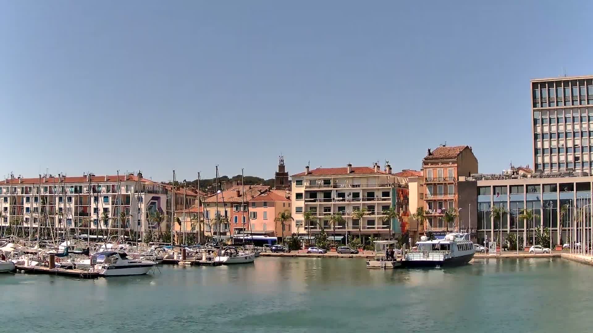 La Seyne-Sur-Mer & Toulon City View from La Seyne- Sur-Mer Port Live Cam - Toulon, Var, Provence-Alpes-Côte d’Azur, France