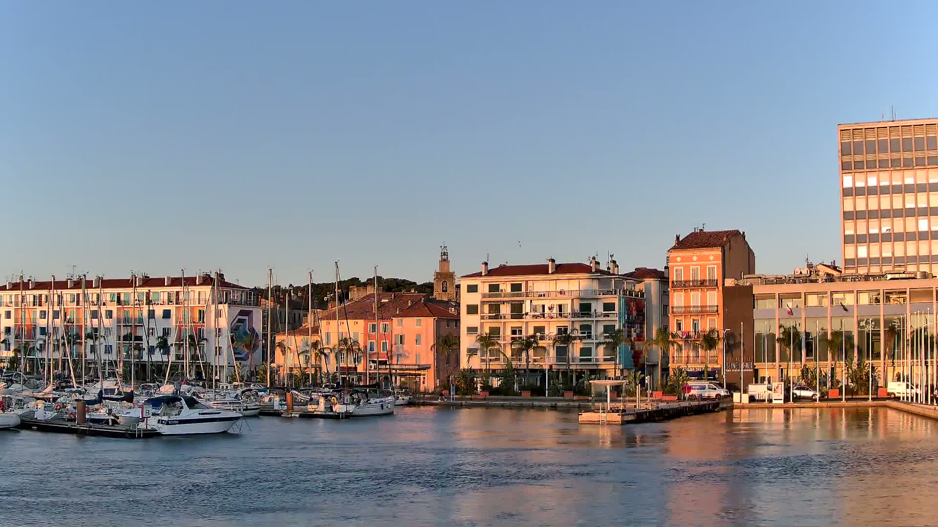 La Seyne-Sur-Mer & Toulon City View from La Seyne- Sur-Mer Port Live Cam - Toulon, Var, Provence-Alpes-Côte d’Azur, France