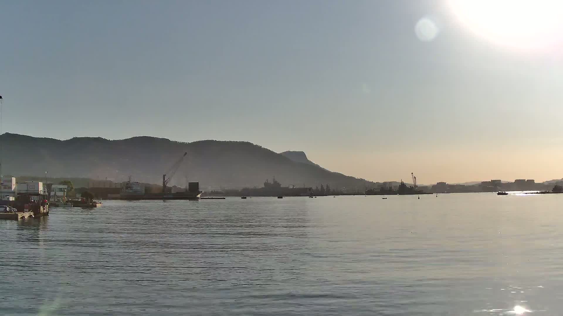 La Seyne-Sur-Mer & Toulon City View from La Seyne- Sur-Mer Port Live Cam - Toulon, Var, Provence-Alpes-Côte d’Azur, France