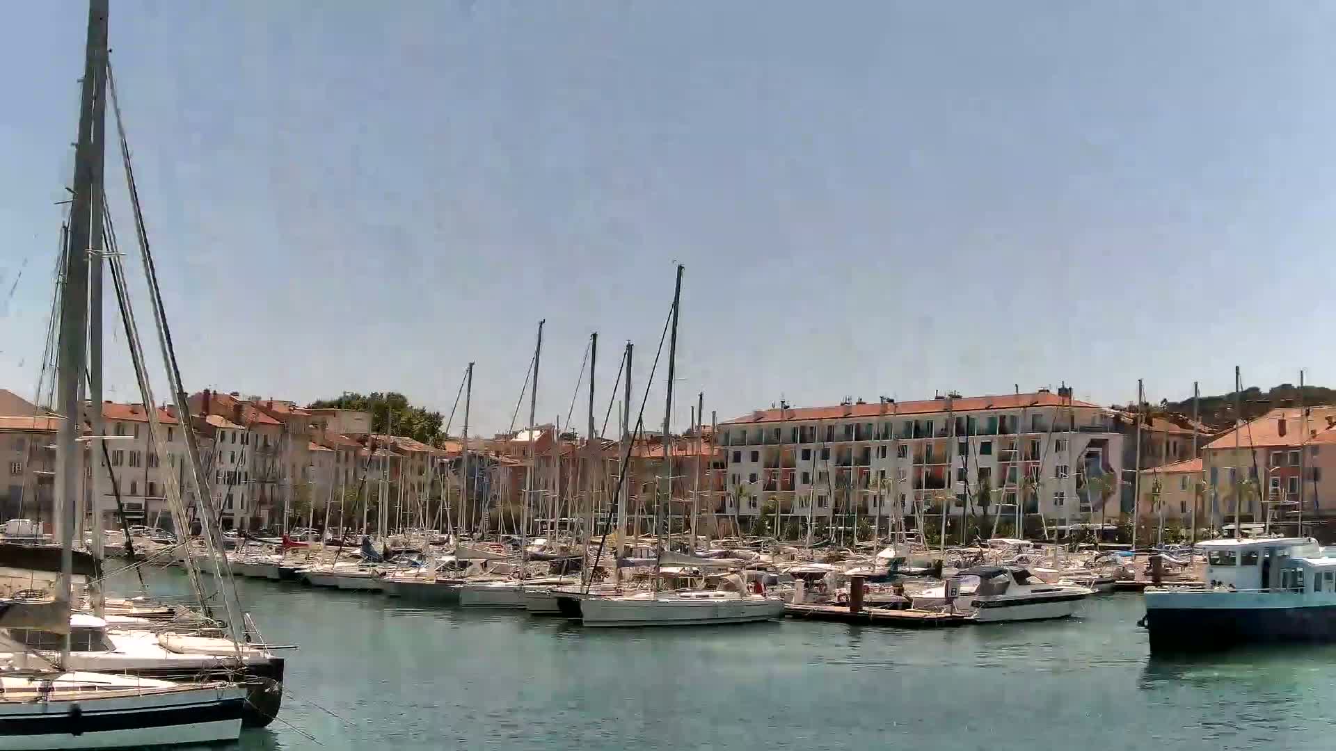 La Seyne-Sur-Mer & Toulon City View from La Seyne- Sur-Mer Port Live Cam - Toulon, Var, Provence-Alpes-Côte d’Azur, France