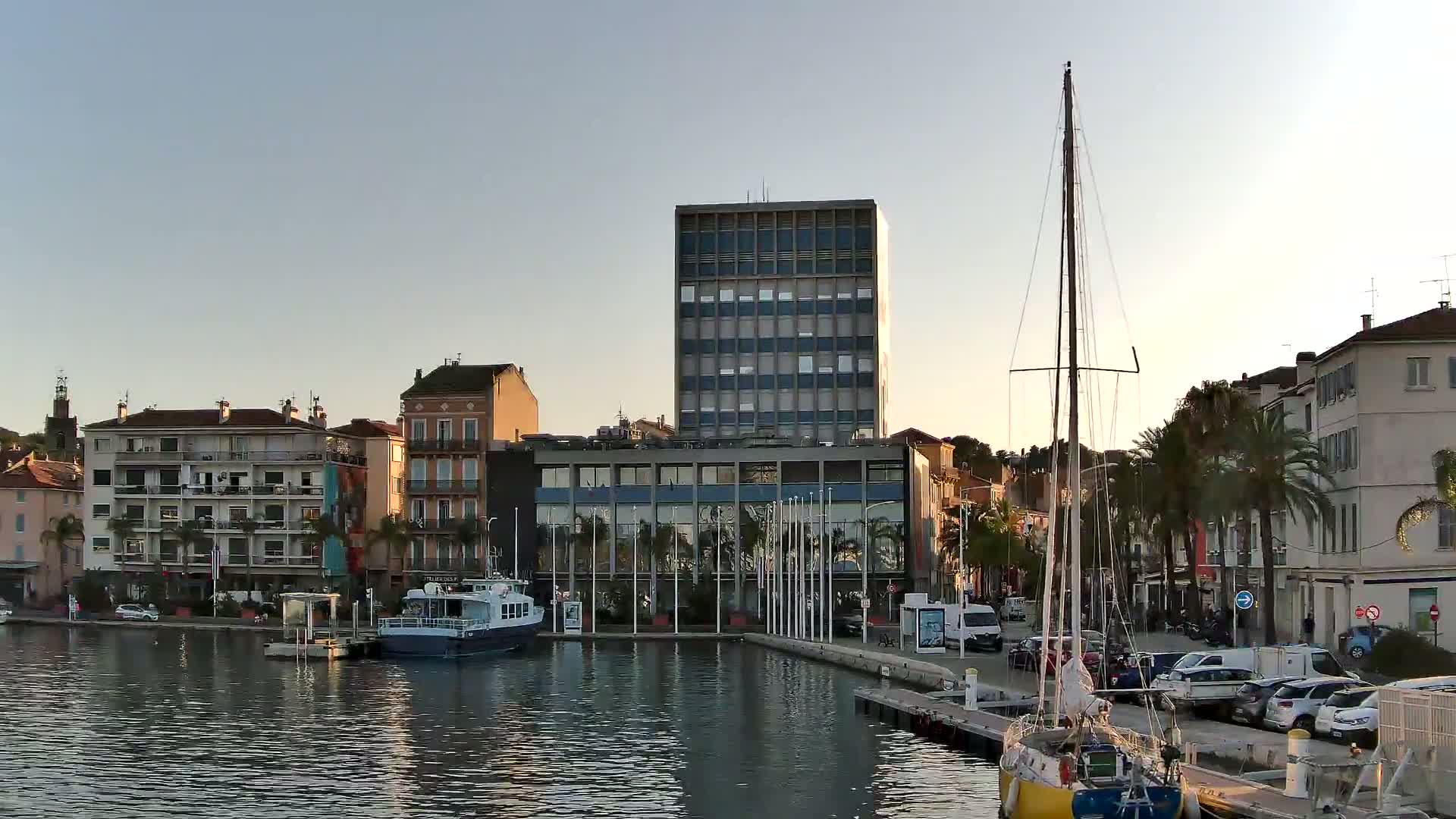 La Seyne-Sur-Mer & Toulon City View from La Seyne- Sur-Mer Port Live Cam - Toulon, Var, Provence-Alpes-Côte d’Azur, France