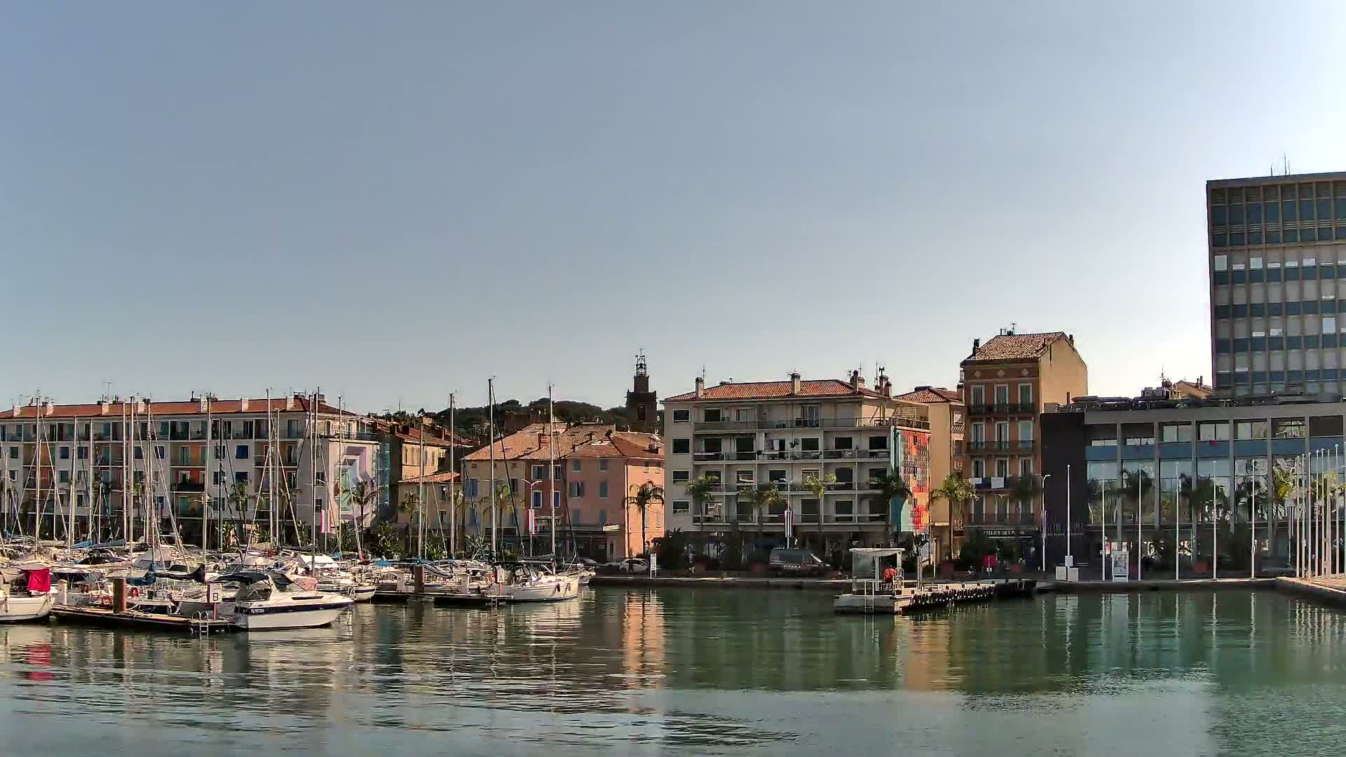 La Seyne-Sur-Mer & Toulon City View from La Seyne- Sur-Mer Port Live Cam - Toulon, Var, Provence-Alpes-Côte d’Azur, France