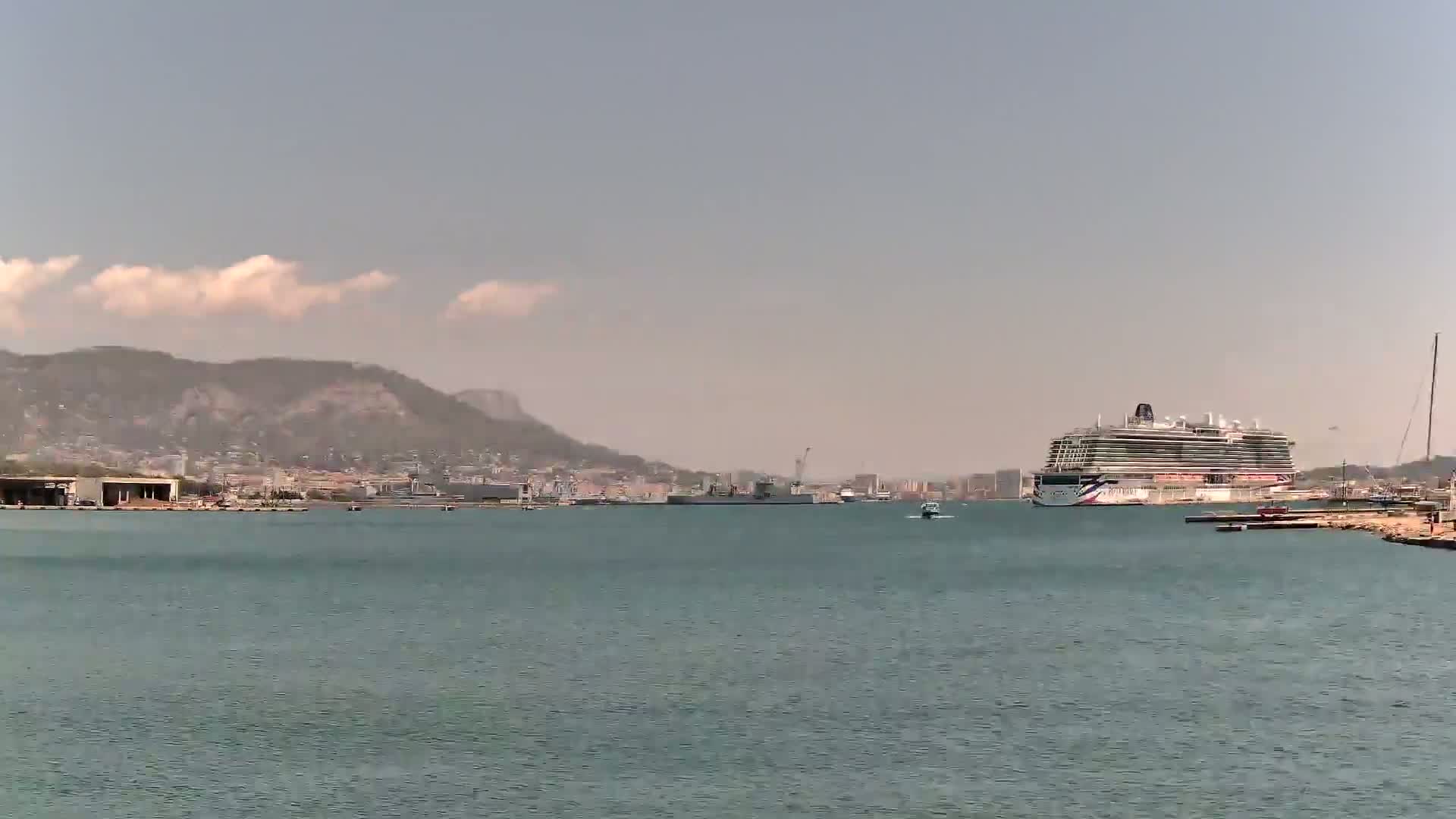 La Seyne-Sur-Mer & Toulon City View from La Seyne- Sur-Mer Port Live Cam - Toulon, Var, Provence-Alpes-Côte d’Azur, France