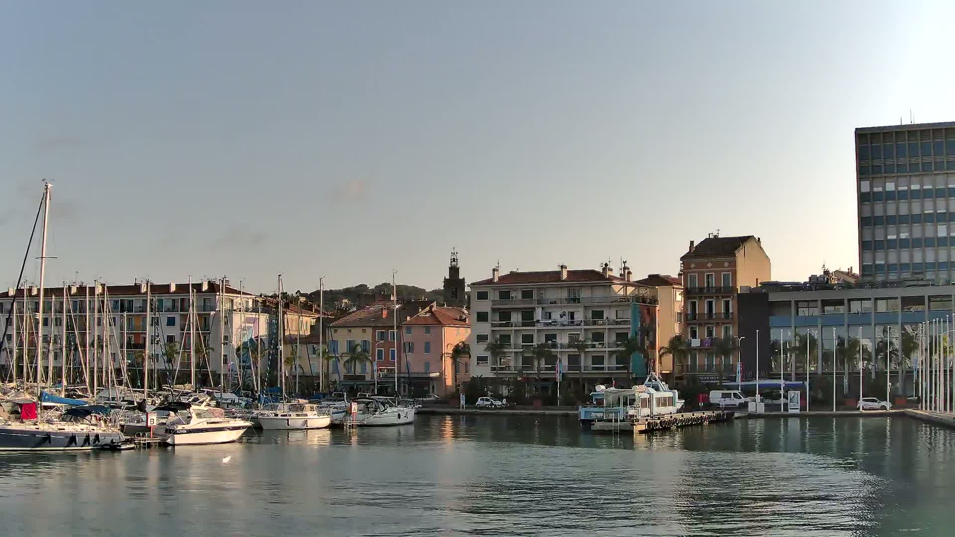 La Seyne-Sur-Mer & Toulon City View from La Seyne- Sur-Mer Port Live Cam - Toulon, Var, Provence-Alpes-Côte d’Azur, France
