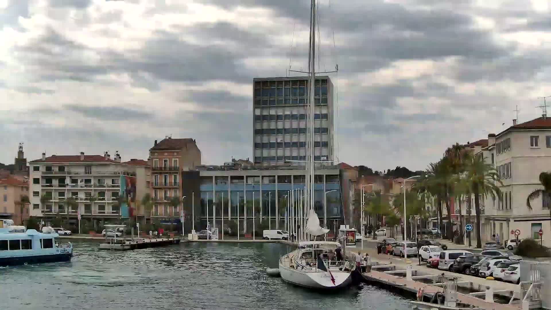 La Seyne-Sur-Mer & Toulon City View from La Seyne- Sur-Mer Port Live Cam - Toulon, Var, Provence-Alpes-Côte d’Azur, France
