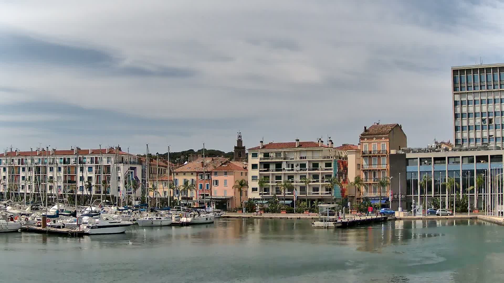 La Seyne-Sur-Mer & Toulon City View from La Seyne- Sur-Mer Port Live Cam - Toulon, Var, Provence-Alpes-Côte d’Azur, France