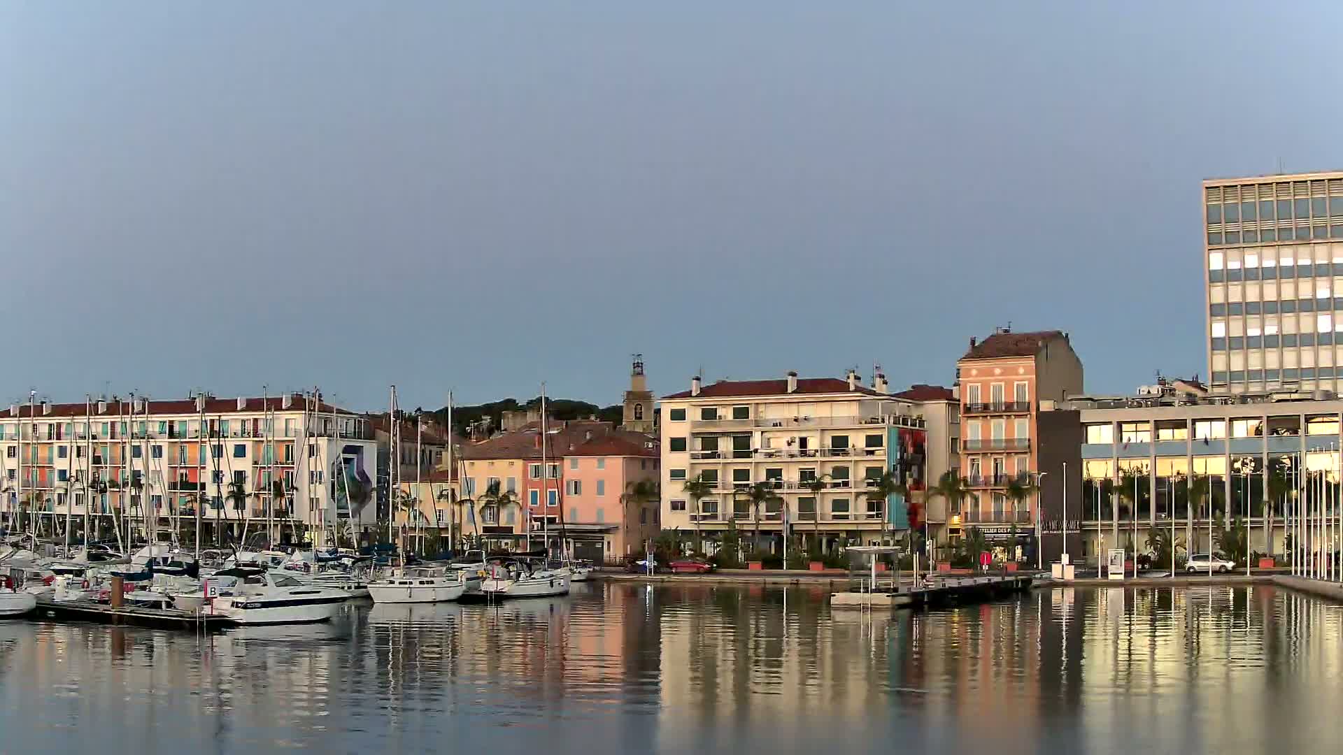 La Seyne-Sur-Mer & Toulon City View from La Seyne- Sur-Mer Port Live Cam - Toulon, Var, Provence-Alpes-Côte d’Azur, France
