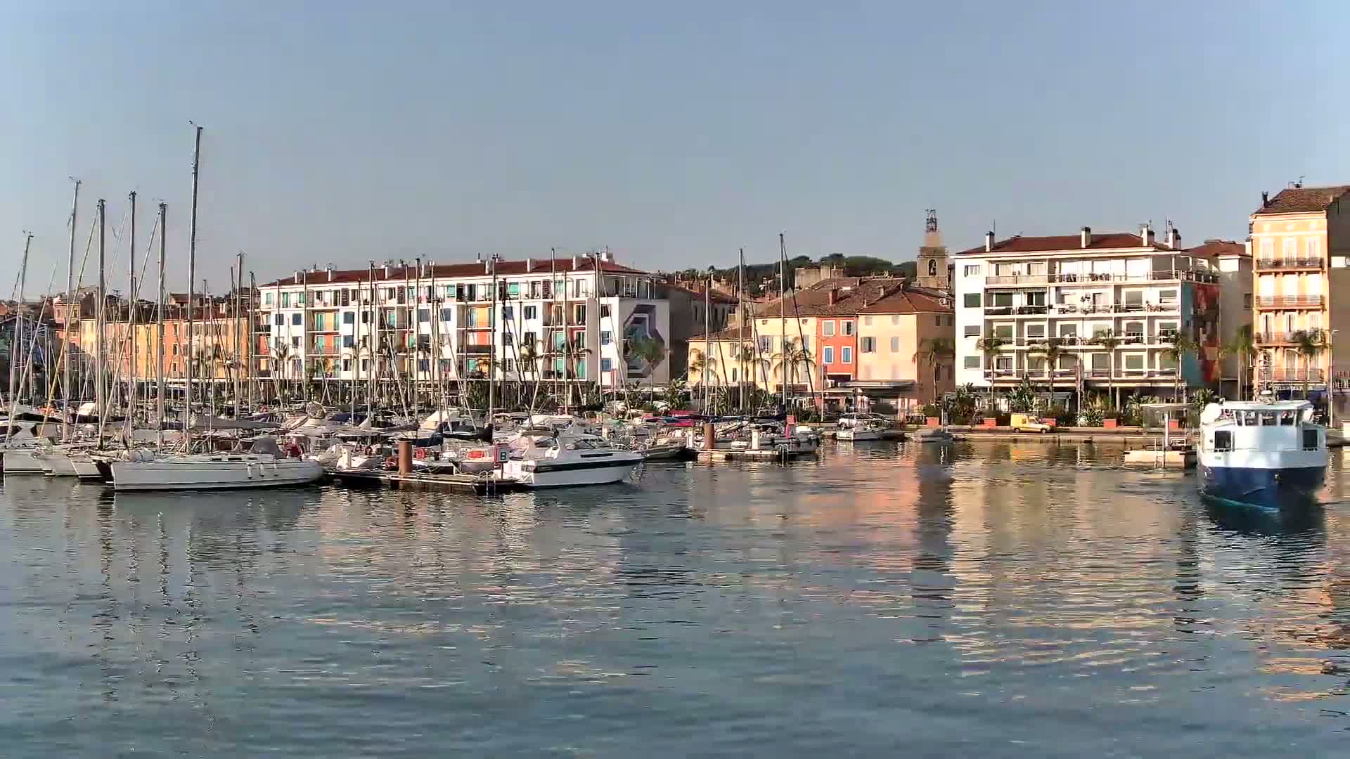 La Seyne-Sur-Mer & Toulon City View from La Seyne- Sur-Mer Port Live Cam - Toulon, Var, Provence-Alpes-Côte d’Azur, France
