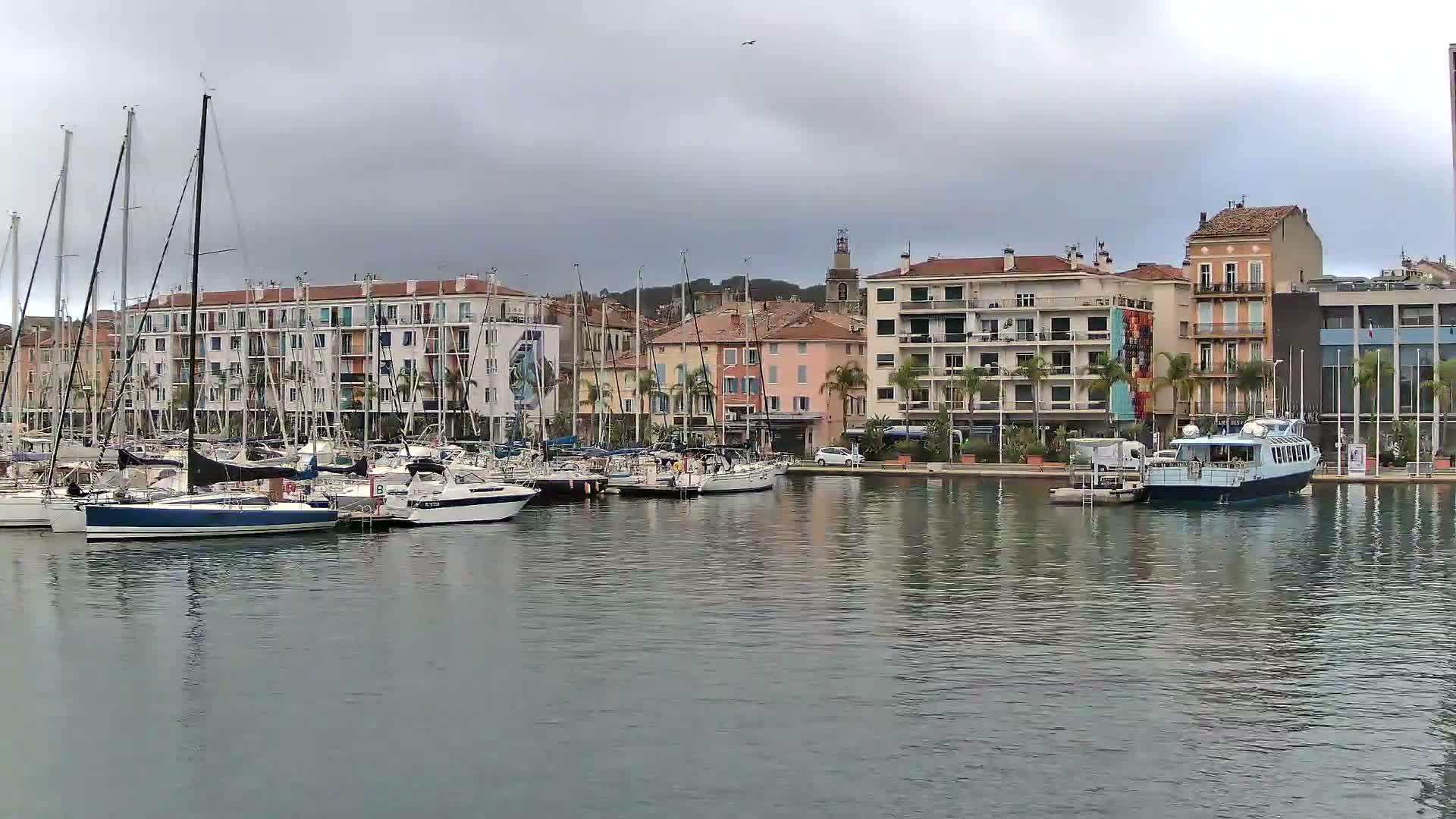 La Seyne-Sur-Mer & Toulon City View from La Seyne- Sur-Mer Port Live Cam - Toulon, Var, Provence-Alpes-Côte d’Azur, France