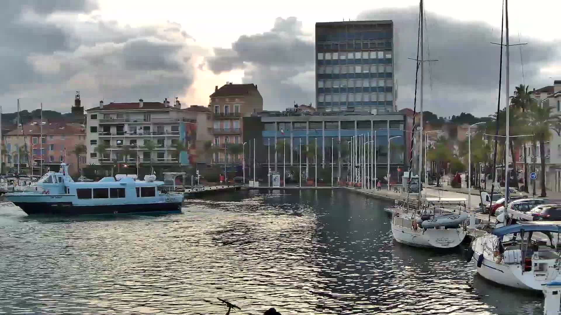 La Seyne-Sur-Mer & Toulon City View from La Seyne- Sur-Mer Port Live Cam - Toulon, Var, Provence-Alpes-Côte d’Azur, France