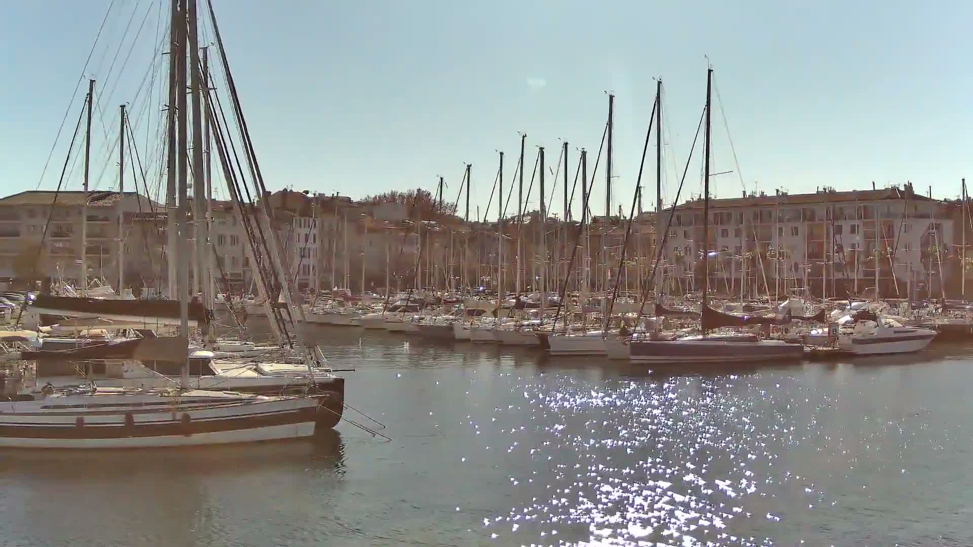 La Seyne-Sur-Mer & Toulon City View from La Seyne- Sur-Mer Port Live Cam - Toulon, Var, Provence-Alpes-Côte d’Azur, France