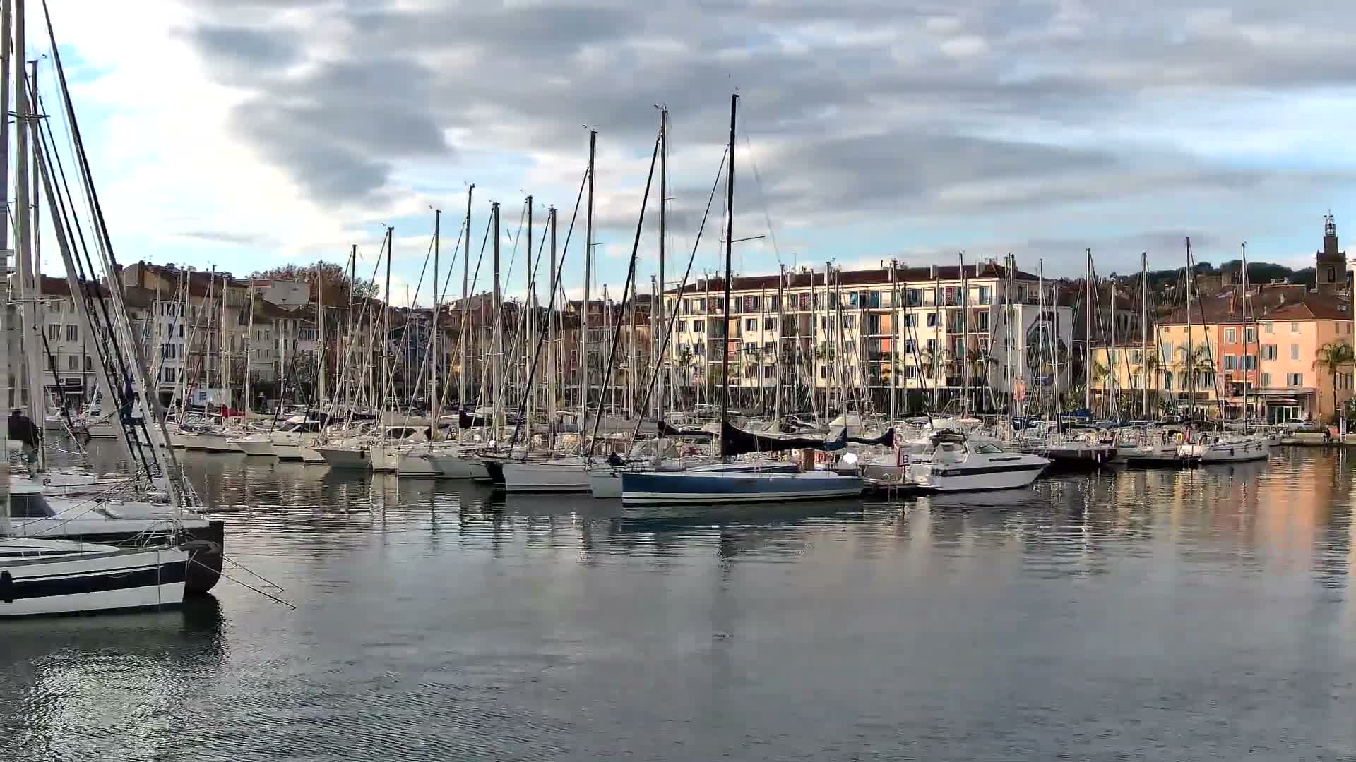 La Seyne-Sur-Mer & Toulon City View from La Seyne- Sur-Mer Port Live Cam - Toulon, Var, Provence-Alpes-Côte d’Azur, France