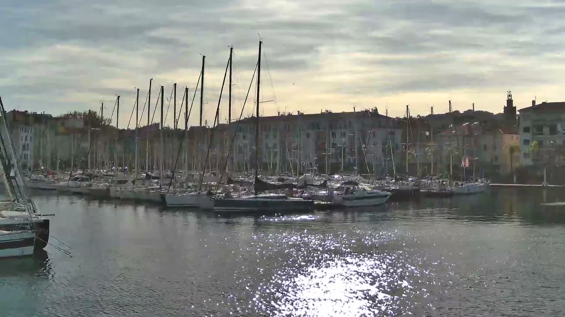 La Seyne-Sur-Mer & Toulon City View from La Seyne- Sur-Mer Port Live Cam - Toulon, Var, Provence-Alpes-Côte d’Azur, France