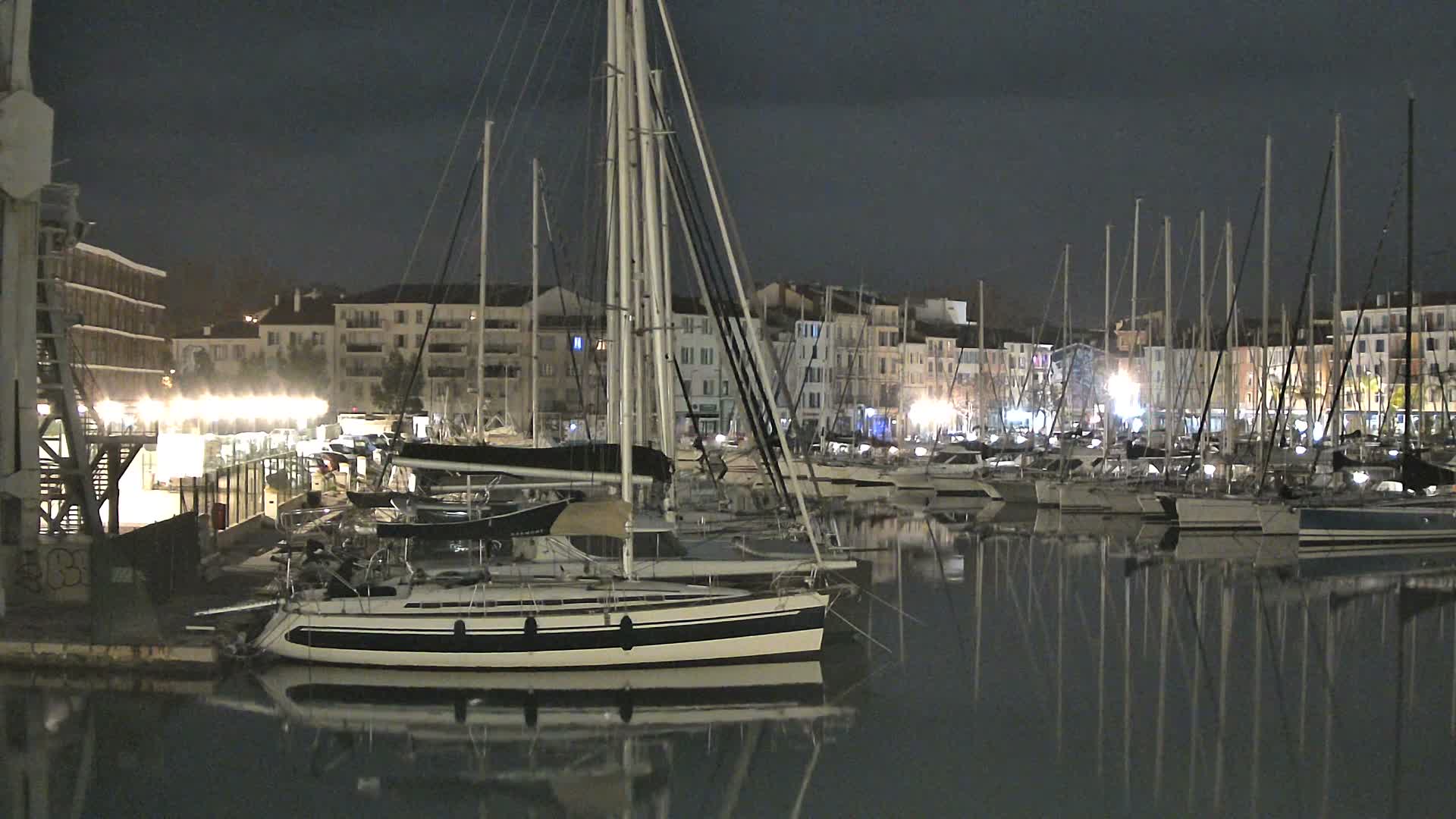 La Seyne-Sur-Mer & Toulon City View from La Seyne- Sur-Mer Port Live Cam - Toulon, Var, Provence-Alpes-Côte d’Azur, France