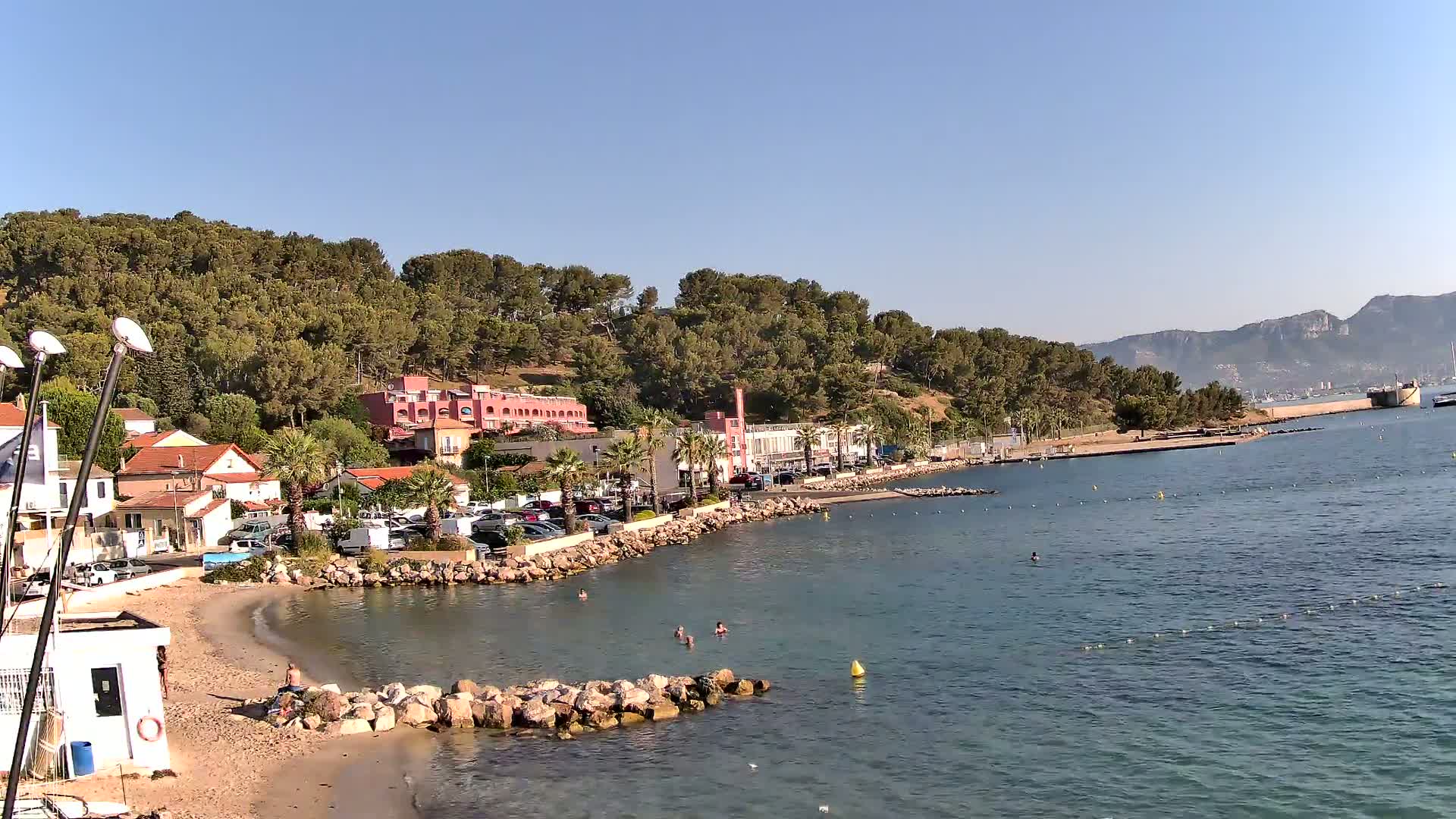 Port de plaisance de Saint-Mandrier-Sur-Mer & Plage de la Vieille/Plage du Canon Beach Live Cam - Toulon, Var, 	Provence-Alpes-Côte d’Azur, France