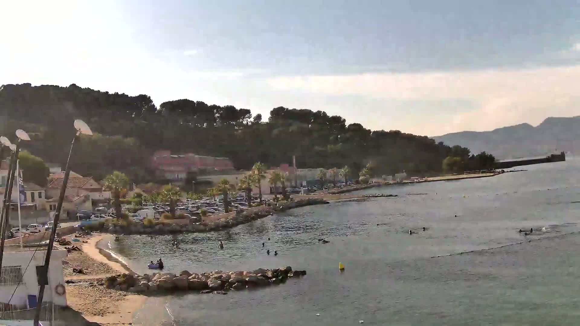 Port de plaisance de Saint-Mandrier-Sur-Mer & Plage de la Vieille/Plage du Canon Beach Live Cam - Toulon, Var, 	Provence-Alpes-Côte d’Azur, France