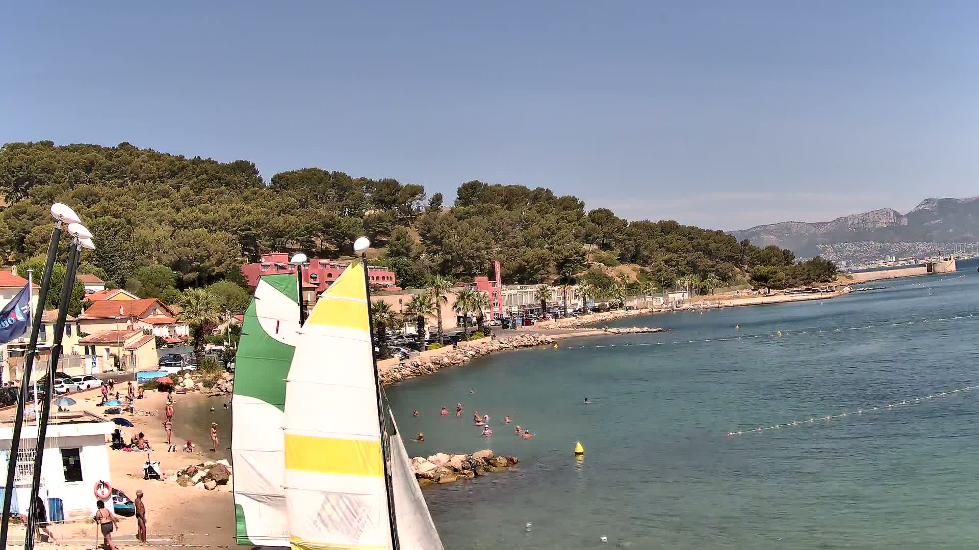 Port de plaisance de Saint-Mandrier-Sur-Mer & Plage de la Vieille/Plage du Canon Beach Live Cam - Toulon, Var, 	Provence-Alpes-Côte d’Azur, France