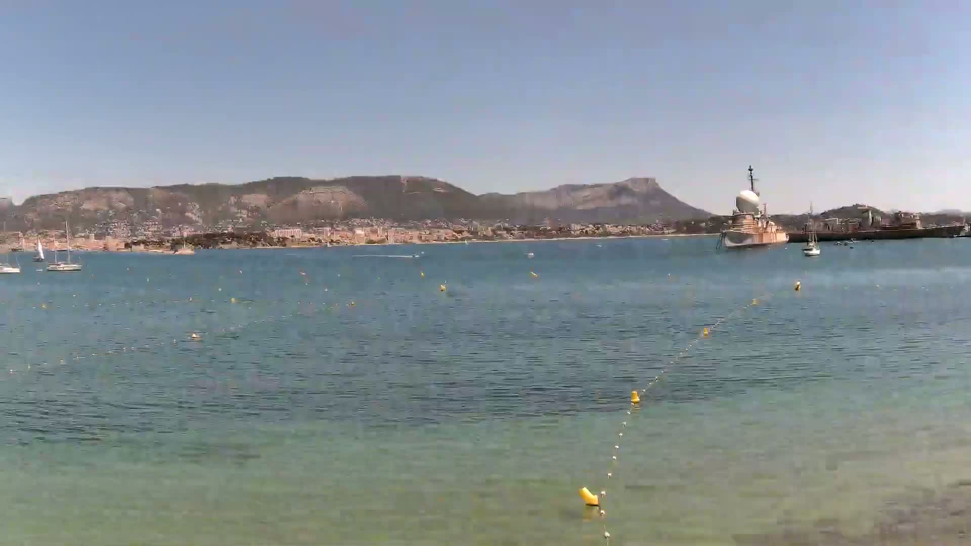 Port de plaisance de Saint-Mandrier-Sur-Mer & Plage de la Vieille/Plage du Canon Beach Live Cam - Toulon, Var, 	Provence-Alpes-Côte d’Azur, France
