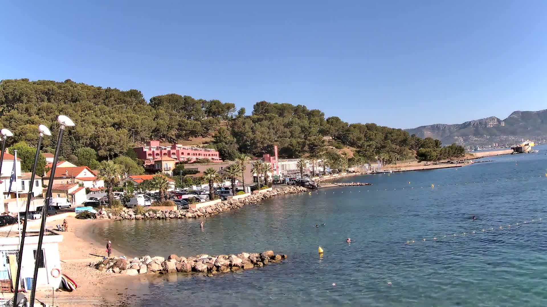 Port de plaisance de Saint-Mandrier-Sur-Mer & Plage de la Vieille/Plage du Canon Beach Live Cam - Toulon, Var, 	Provence-Alpes-Côte d’Azur, France