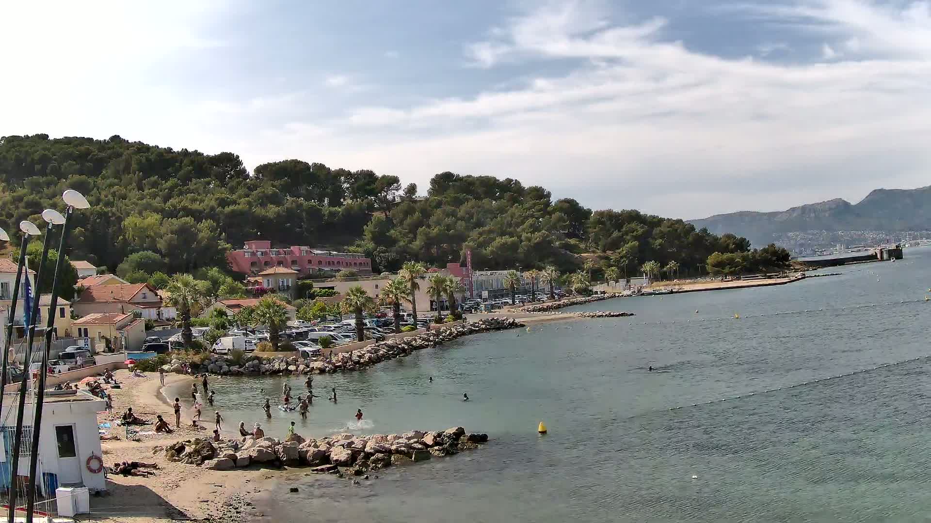 Port de plaisance de Saint-Mandrier-Sur-Mer & Plage de la Vieille/Plage du Canon Beach Live Cam - Toulon, Var, 	Provence-Alpes-Côte d’Azur, France