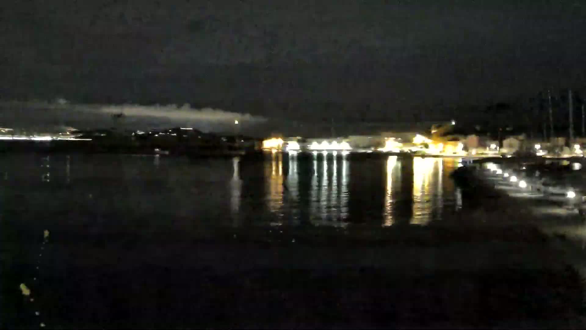 Port de plaisance de Saint-Mandrier-Sur-Mer & Plage de la Vieille/Plage du Canon Beach Live Cam - Toulon, Var, 	Provence-Alpes-Côte d’Azur, France