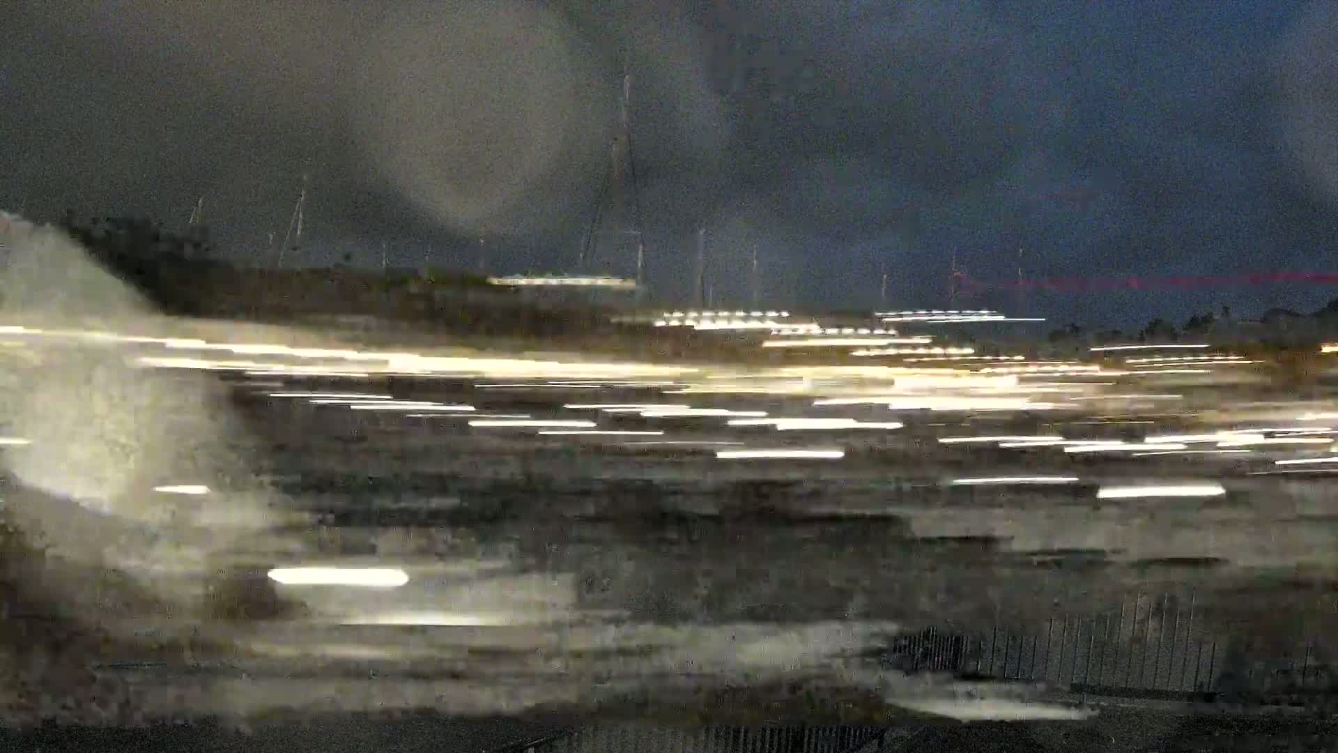 Port de plaisance de Saint-Mandrier-Sur-Mer & Plage de la Vieille/Plage du Canon Beach Live Cam - Toulon, Var, 	Provence-Alpes-Côte d’Azur, France