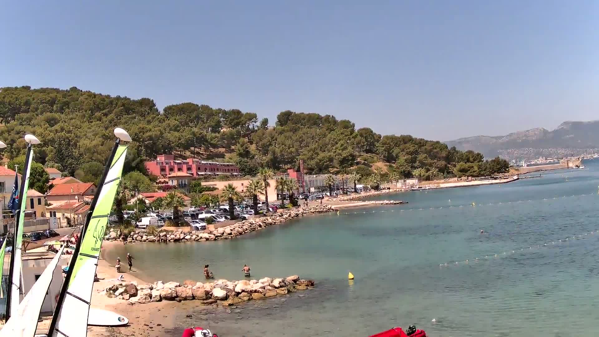 Port de plaisance de Saint-Mandrier-Sur-Mer & Plage de la Vieille/Plage du Canon Beach Live Cam - Toulon, Var, 	Provence-Alpes-Côte d’Azur, France