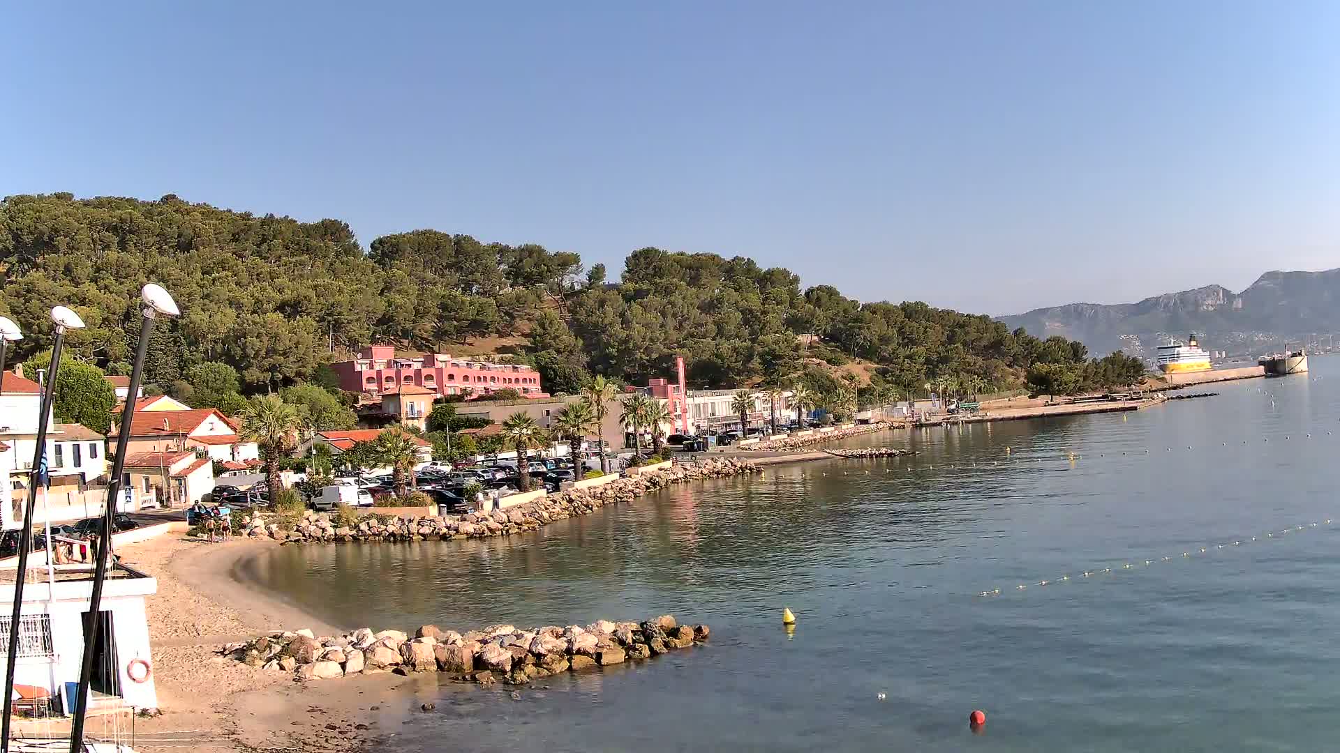 Port de plaisance de Saint-Mandrier-Sur-Mer & Plage de la Vieille/Plage du Canon Beach Live Cam - Toulon, Var, 	Provence-Alpes-Côte d’Azur, France