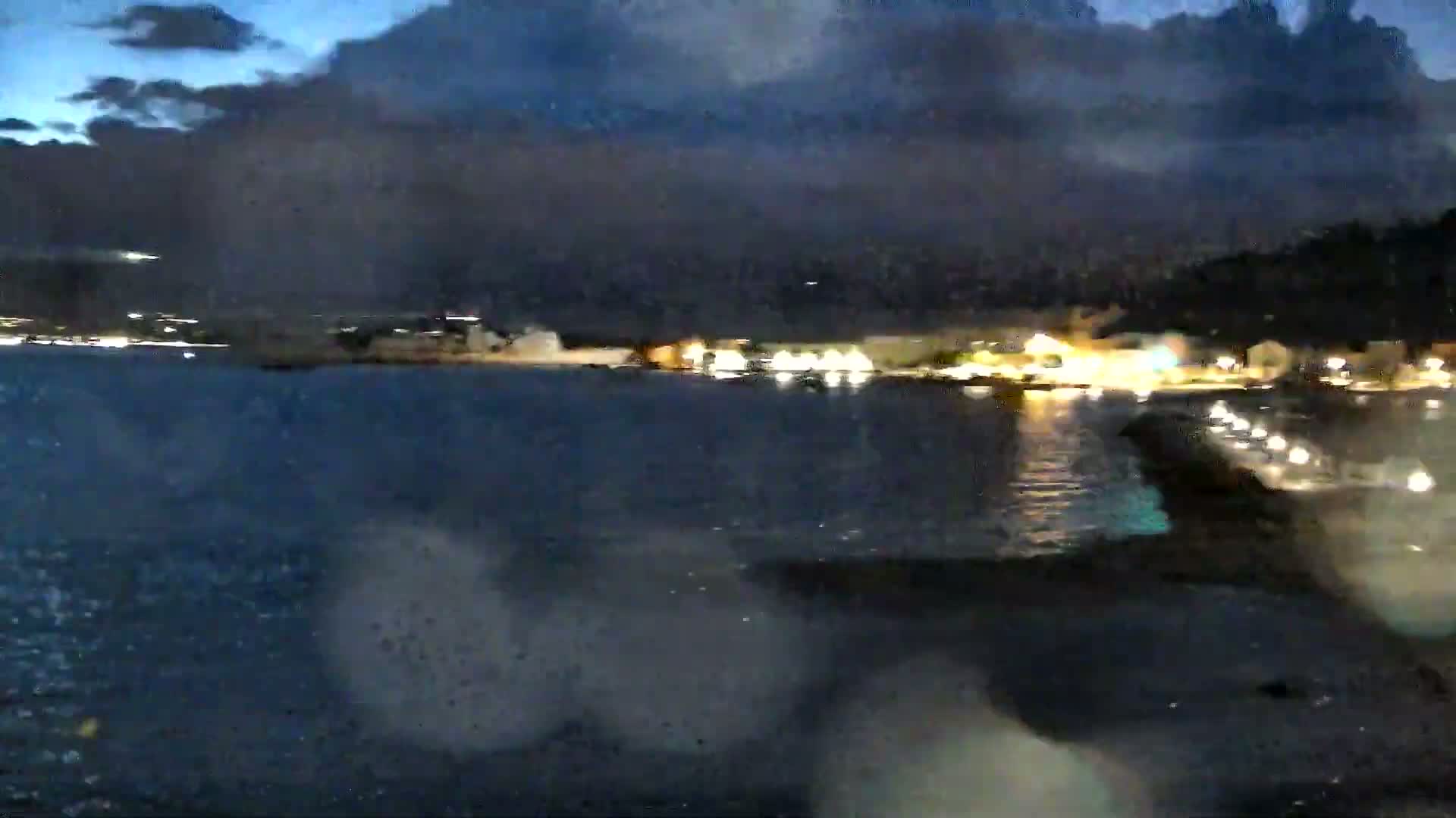 Port de plaisance de Saint-Mandrier-Sur-Mer & Plage de la Vieille/Plage du Canon Beach Live Cam - Toulon, Var, 	Provence-Alpes-Côte d’Azur, France