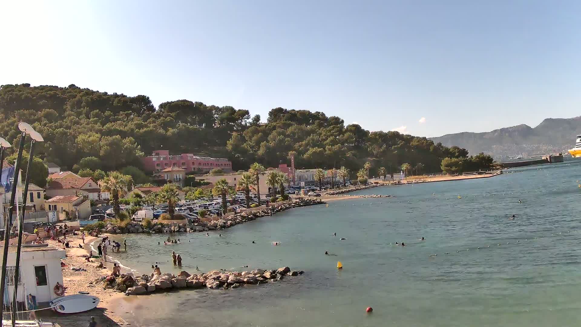 Port de plaisance de Saint-Mandrier-Sur-Mer & Plage de la Vieille/Plage du Canon Beach Live Cam - Toulon, Var, 	Provence-Alpes-Côte d’Azur, France