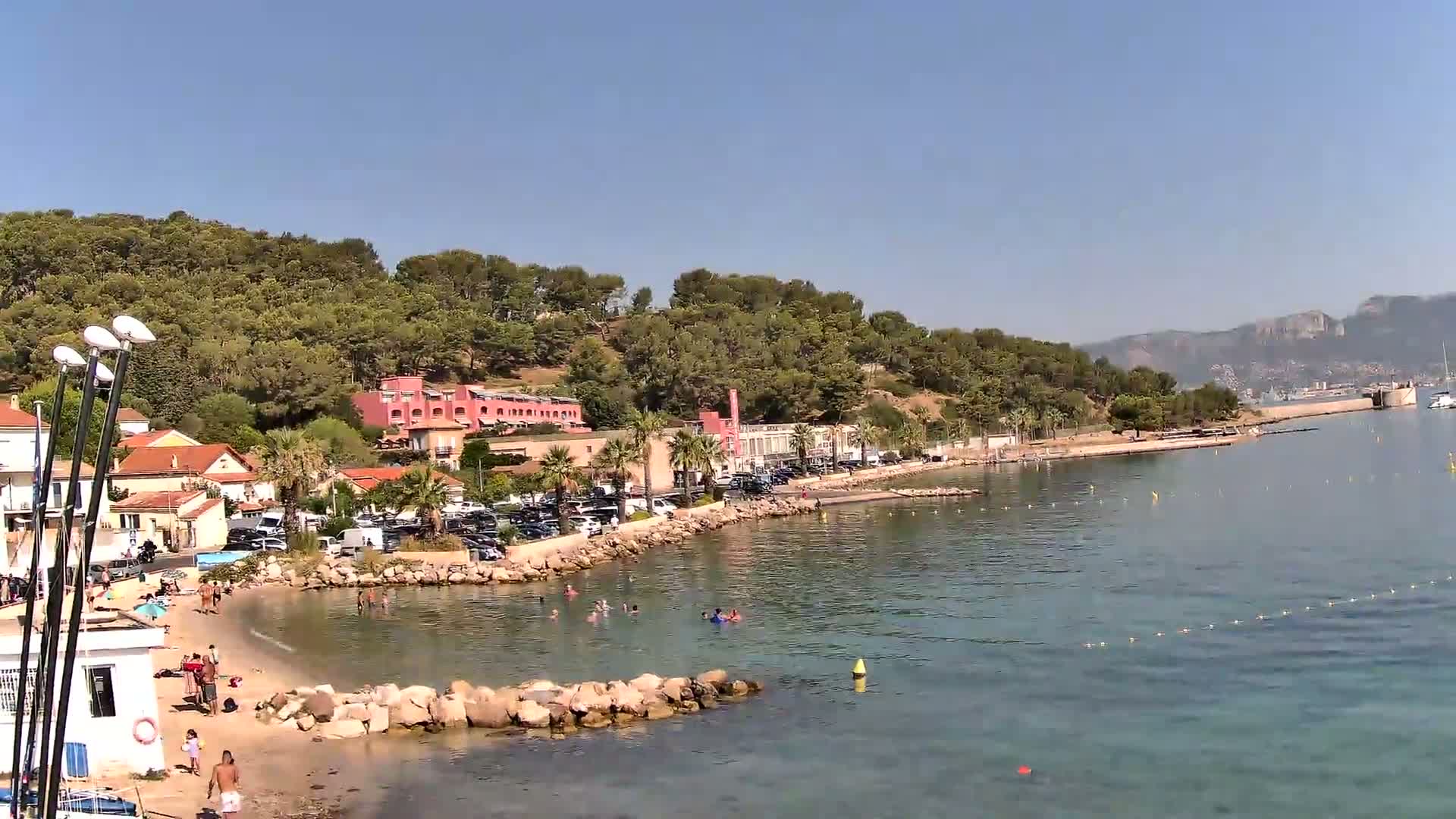 Port de plaisance de Saint-Mandrier-Sur-Mer & Plage de la Vieille/Plage du Canon Beach Live Cam - Toulon, Var, 	Provence-Alpes-Côte d’Azur, France