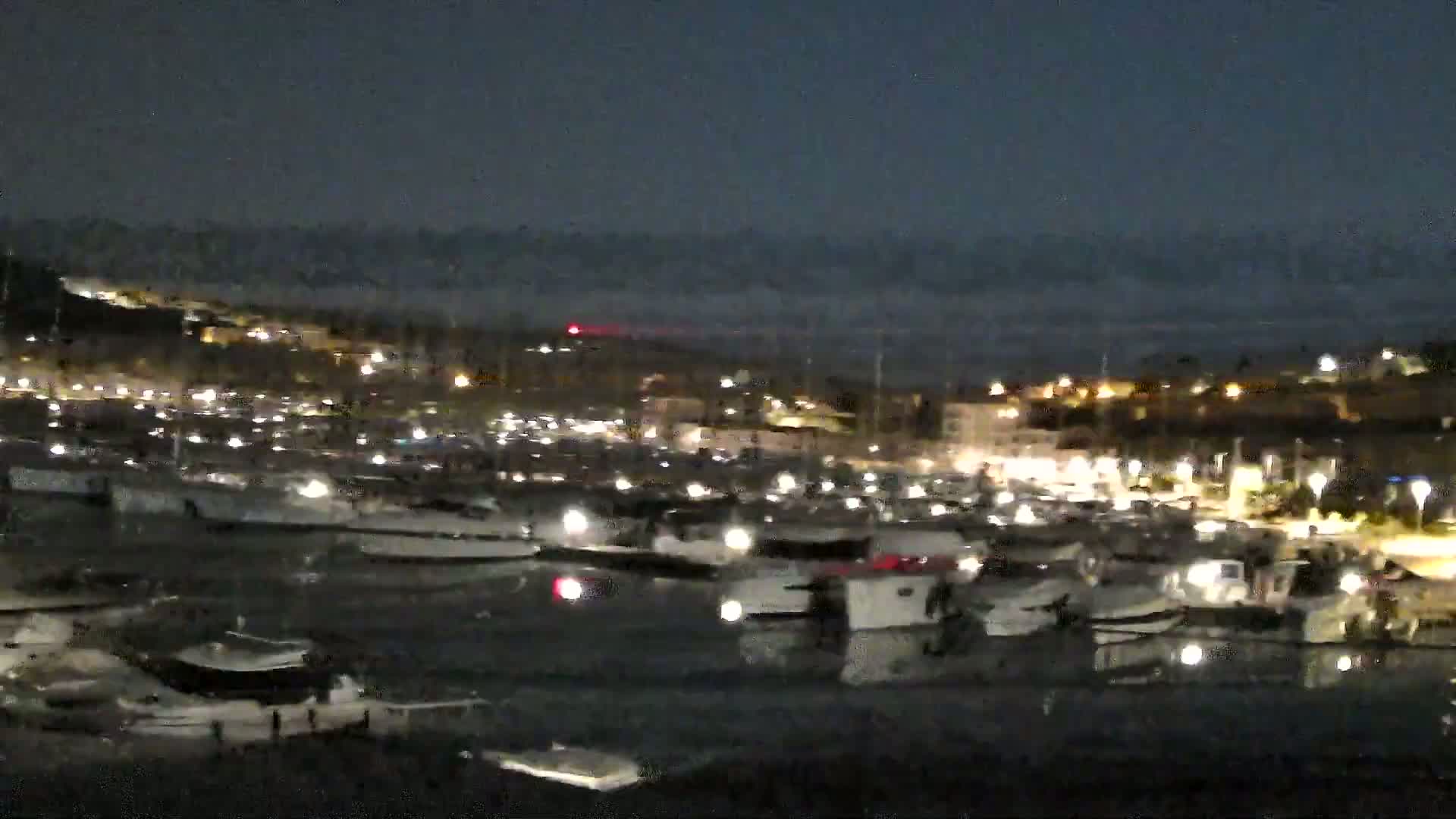 Port de plaisance de Saint-Mandrier-Sur-Mer & Plage de la Vieille/Plage du Canon Beach Live Cam - Toulon, Var, 	Provence-Alpes-Côte d’Azur, France