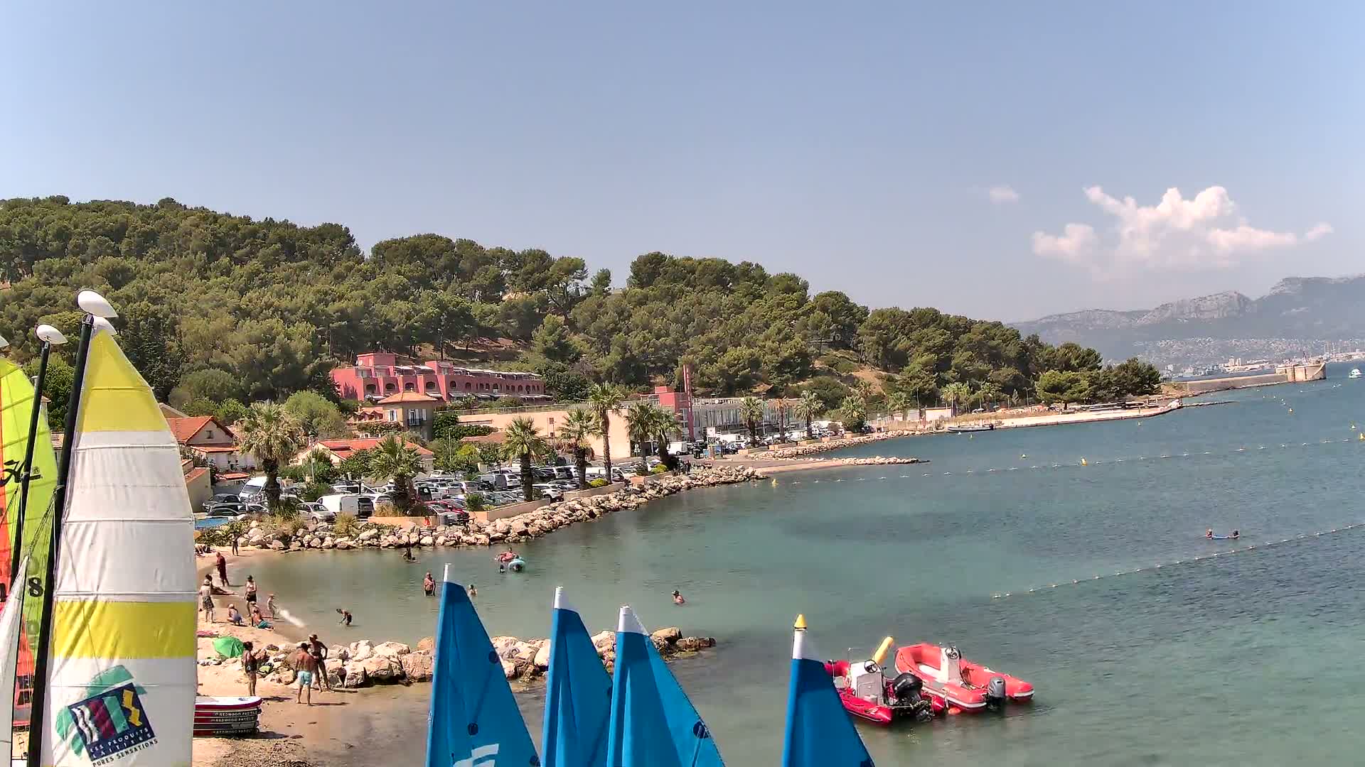 Port de plaisance de Saint-Mandrier-Sur-Mer & Plage de la Vieille/Plage du Canon Beach Live Cam - Toulon, Var, 	Provence-Alpes-Côte d’Azur, France