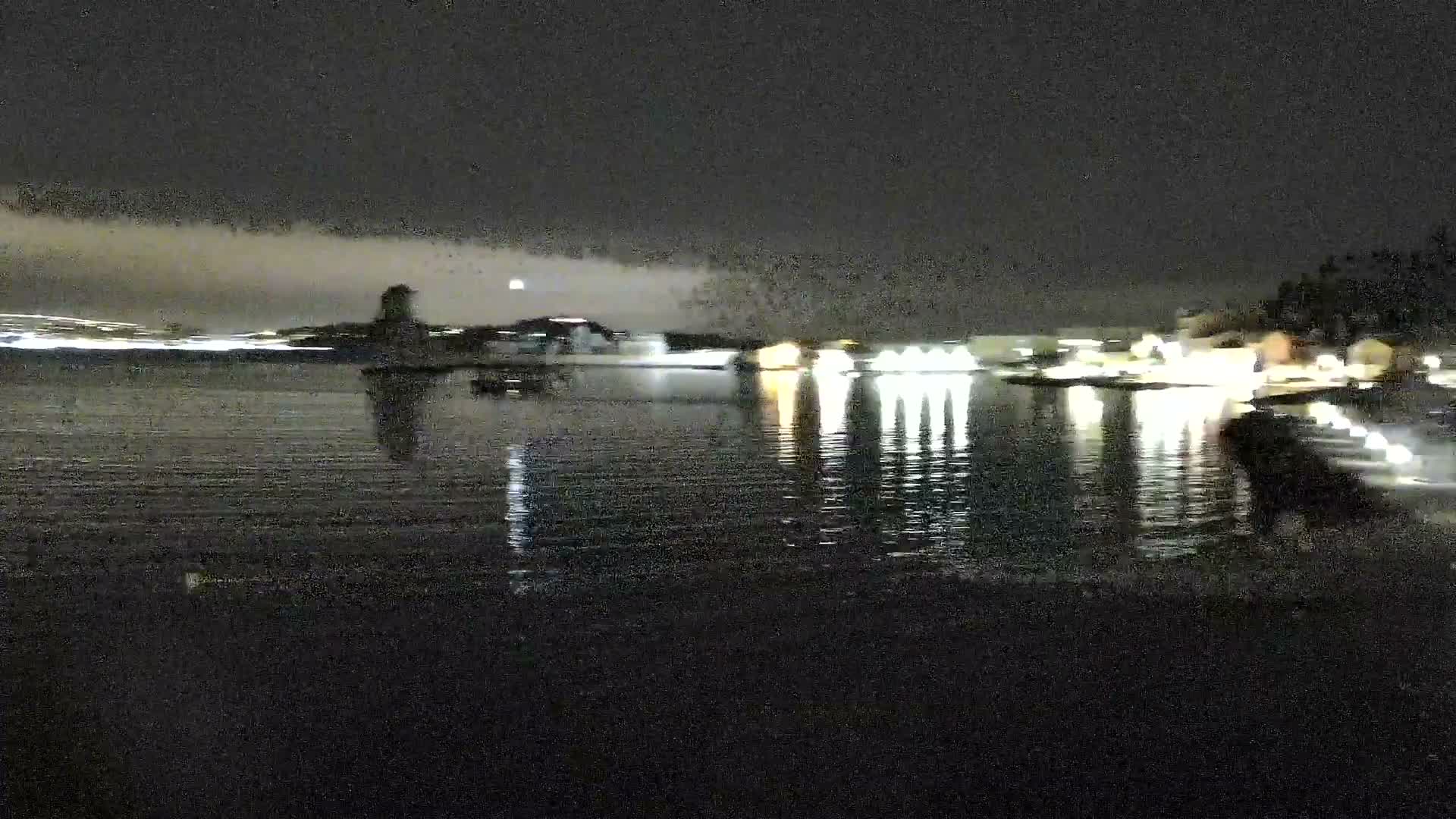 Port de plaisance de Saint-Mandrier-Sur-Mer & Plage de la Vieille/Plage du Canon Beach Live Cam - Toulon, Var, 	Provence-Alpes-Côte d’Azur, France